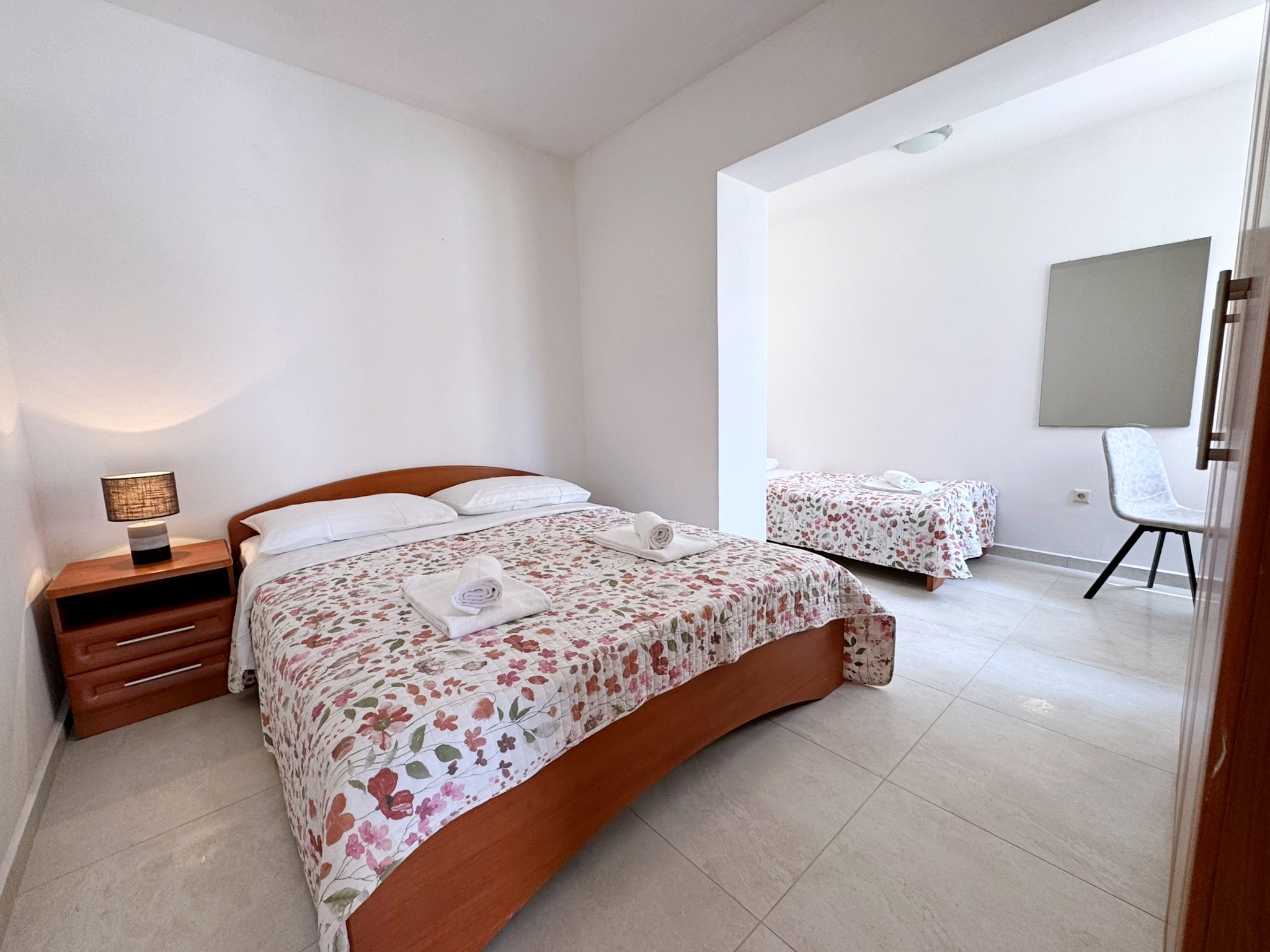 One bedroom apartment near beach Šilo, Krk  A-e