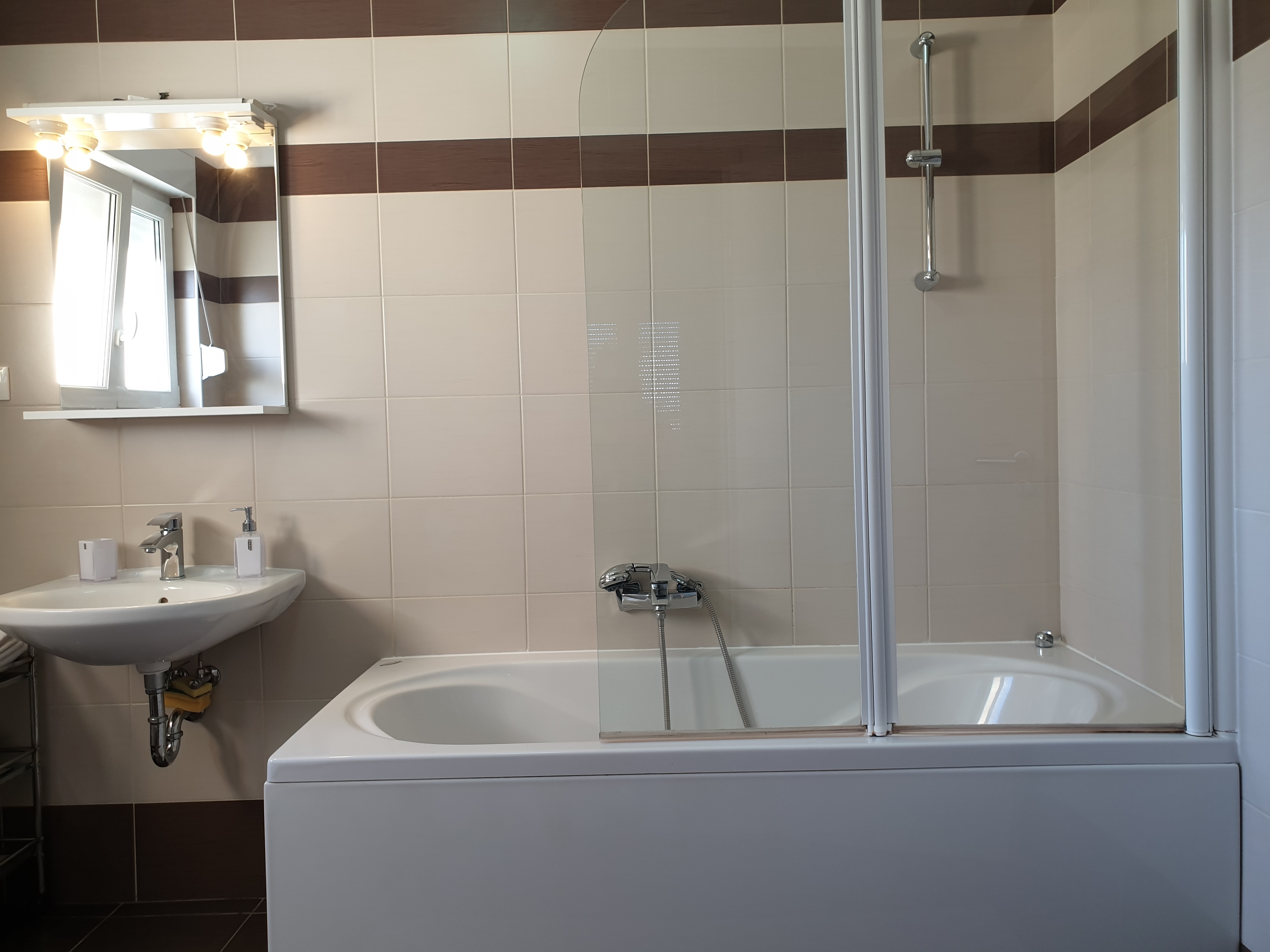 Three bedroom apartment with terrace and sea view Šilo, Krk  A-b