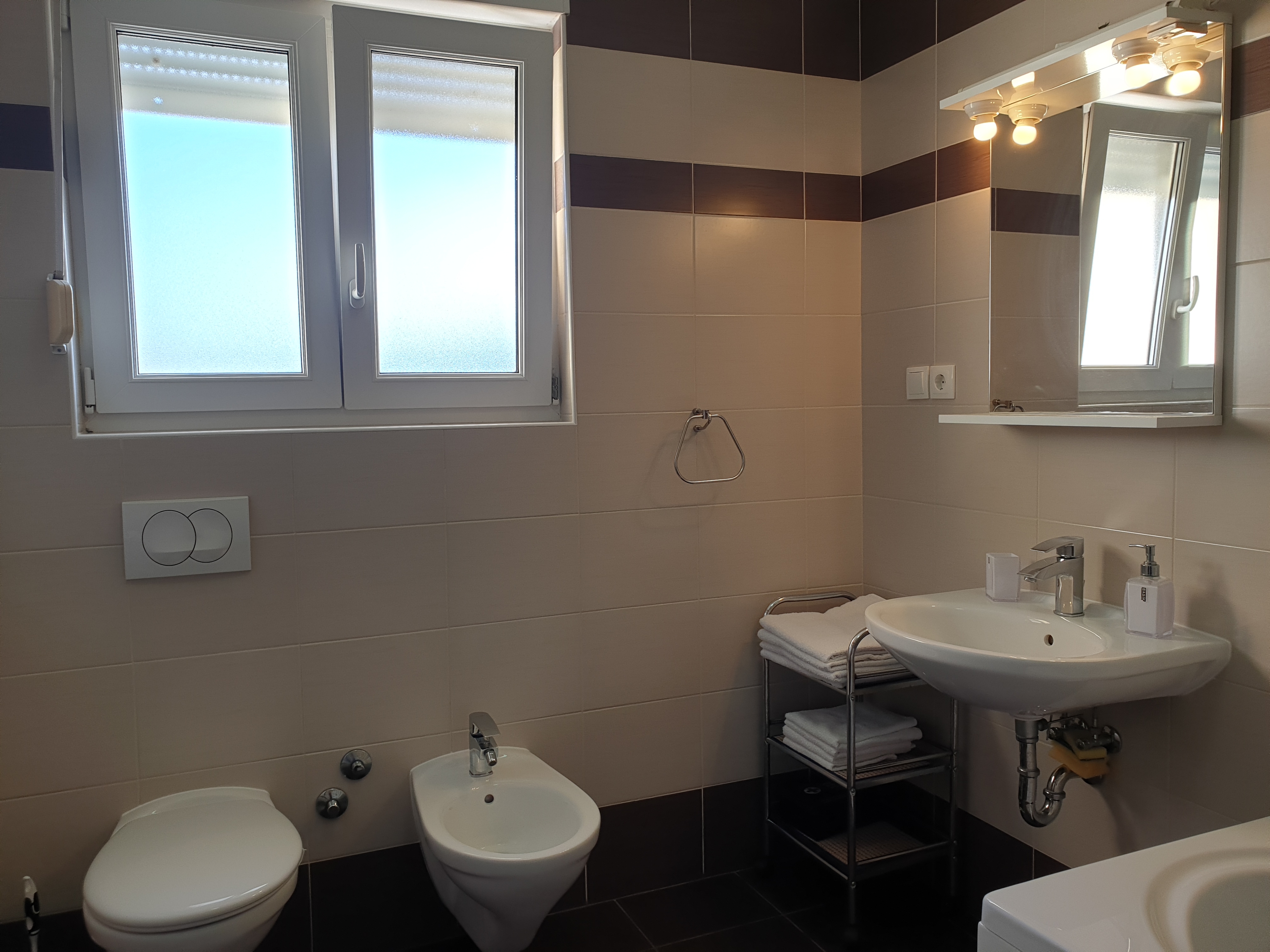 Three bedroom apartment with terrace and sea view Šilo, Krk  A-b