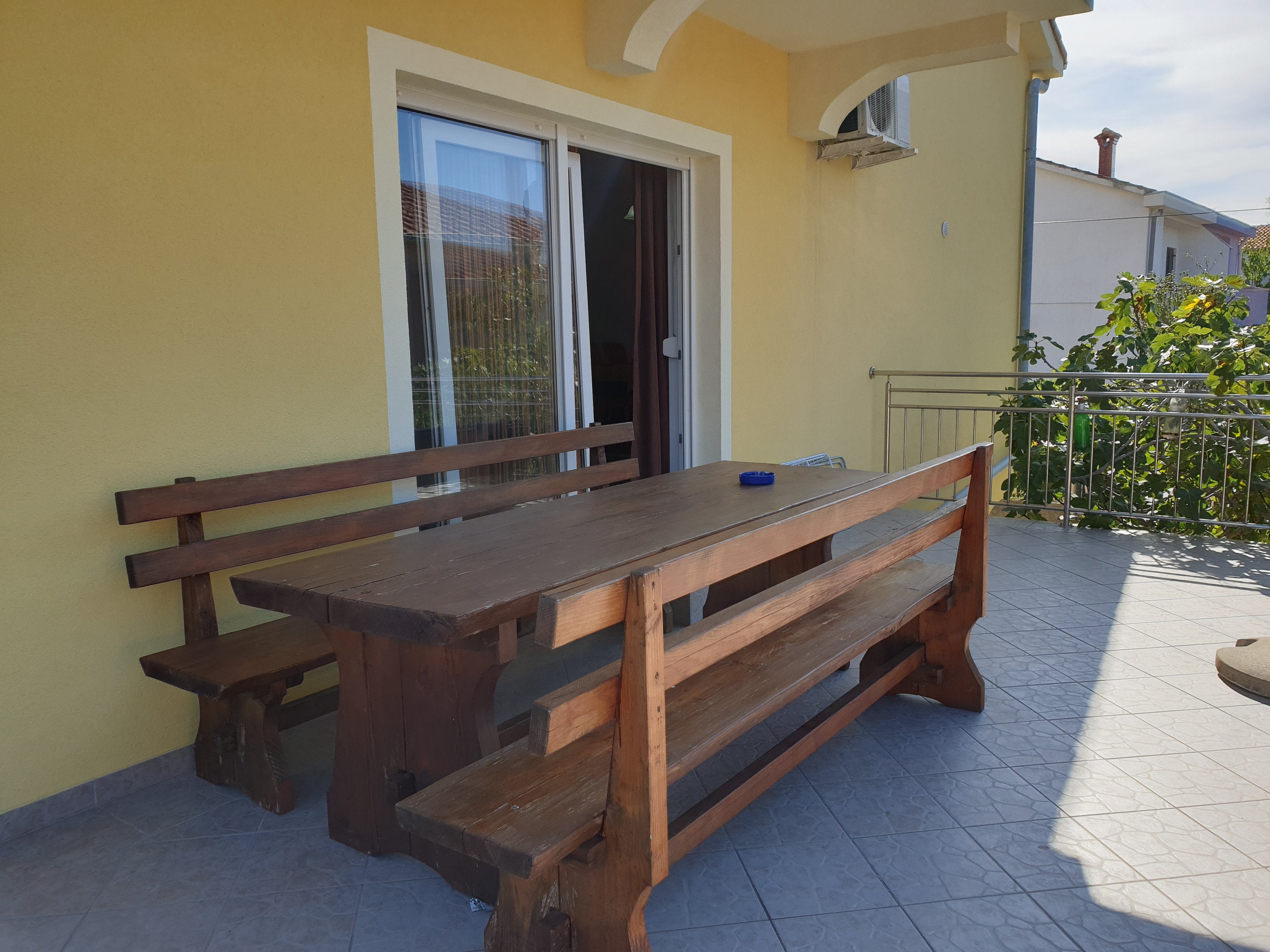 Three bedroom apartment with terrace and sea view Šilo, Krk  A-b