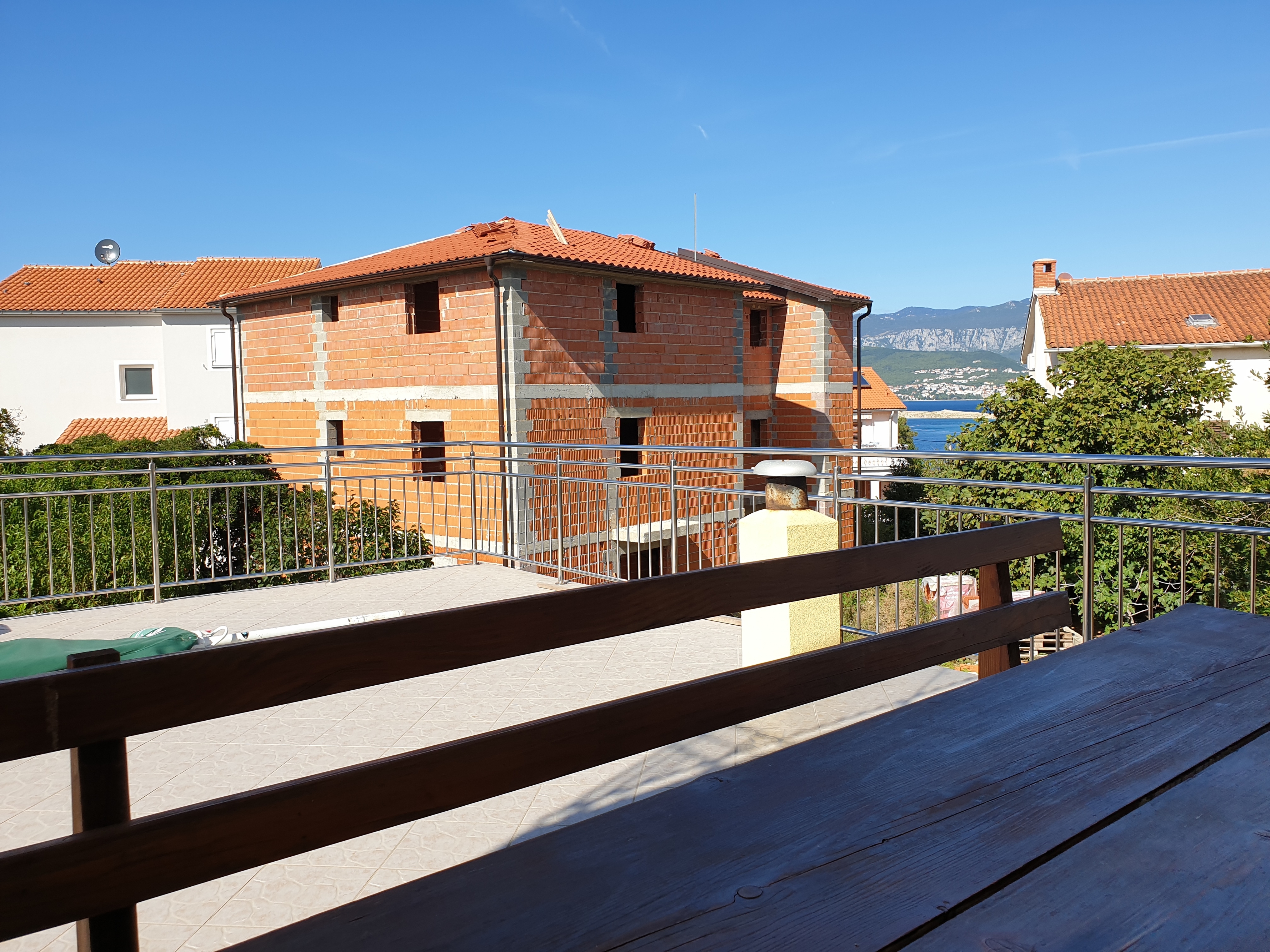 Three bedroom apartment with terrace and sea view Šilo, Krk  A-b