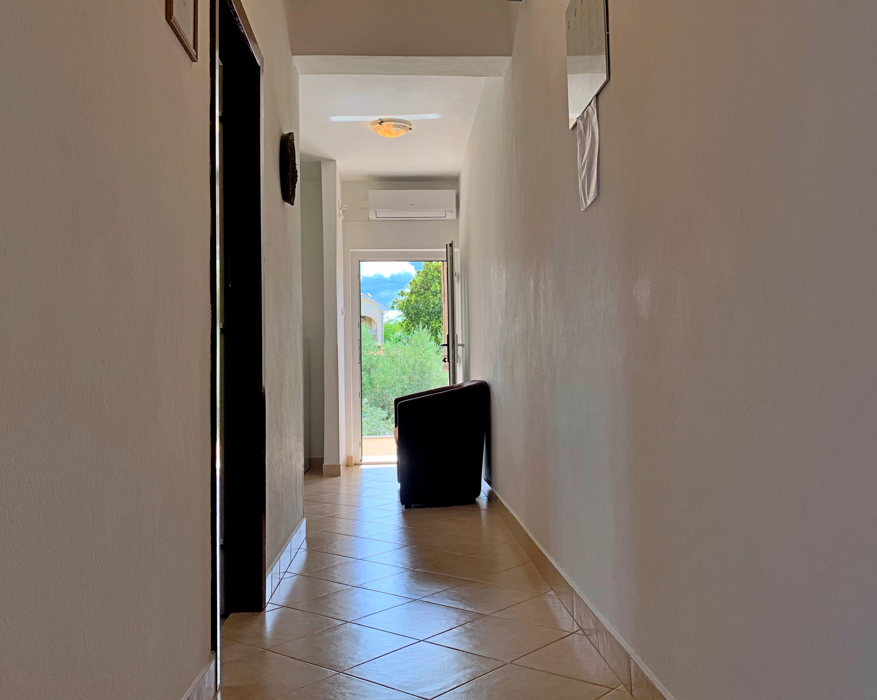 Two bedroom apartment with terrace and sea view Šilo, Krk  A-a
