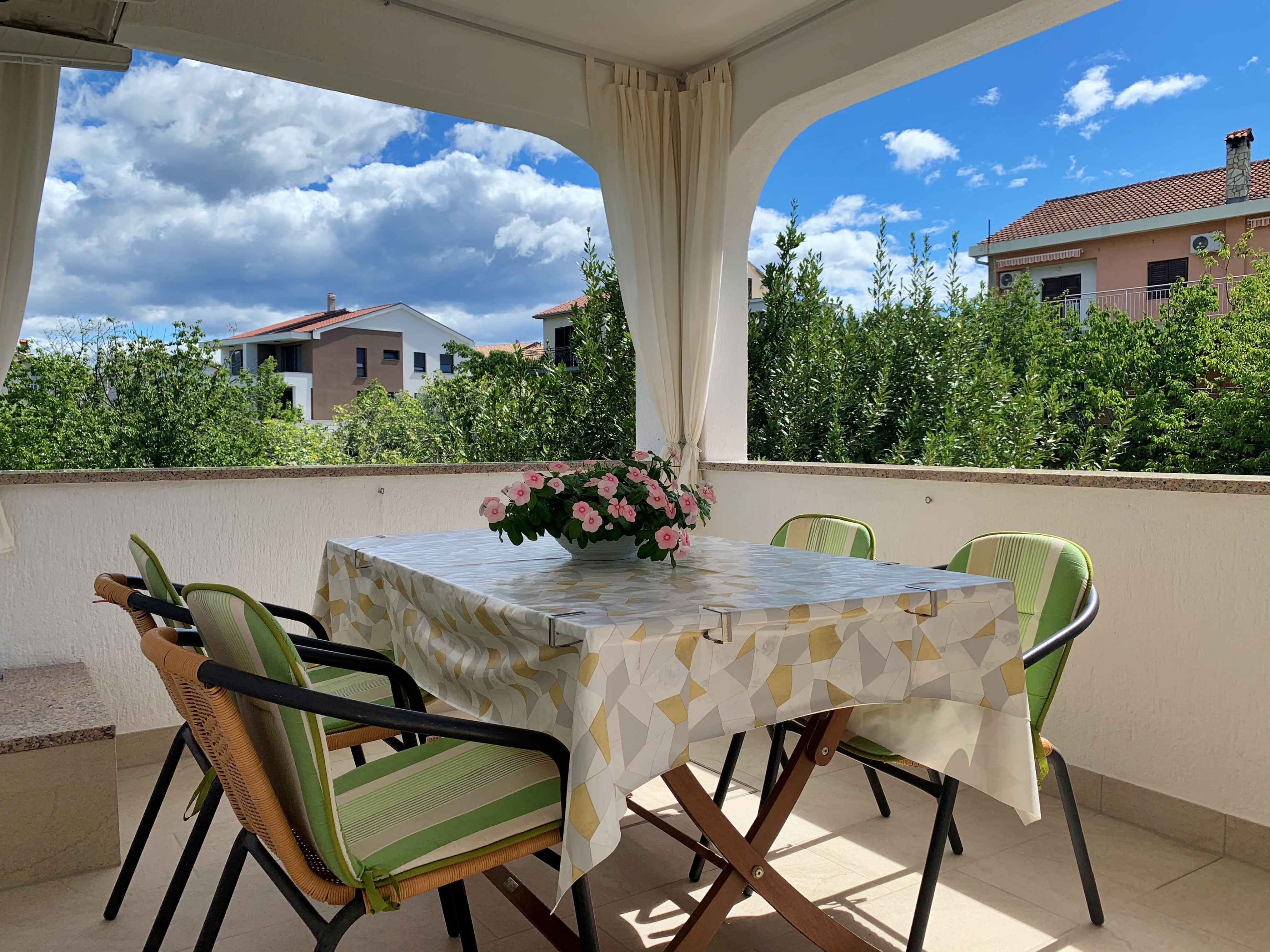 Two bedroom apartment with terrace and sea view Šilo, Krk  A-a