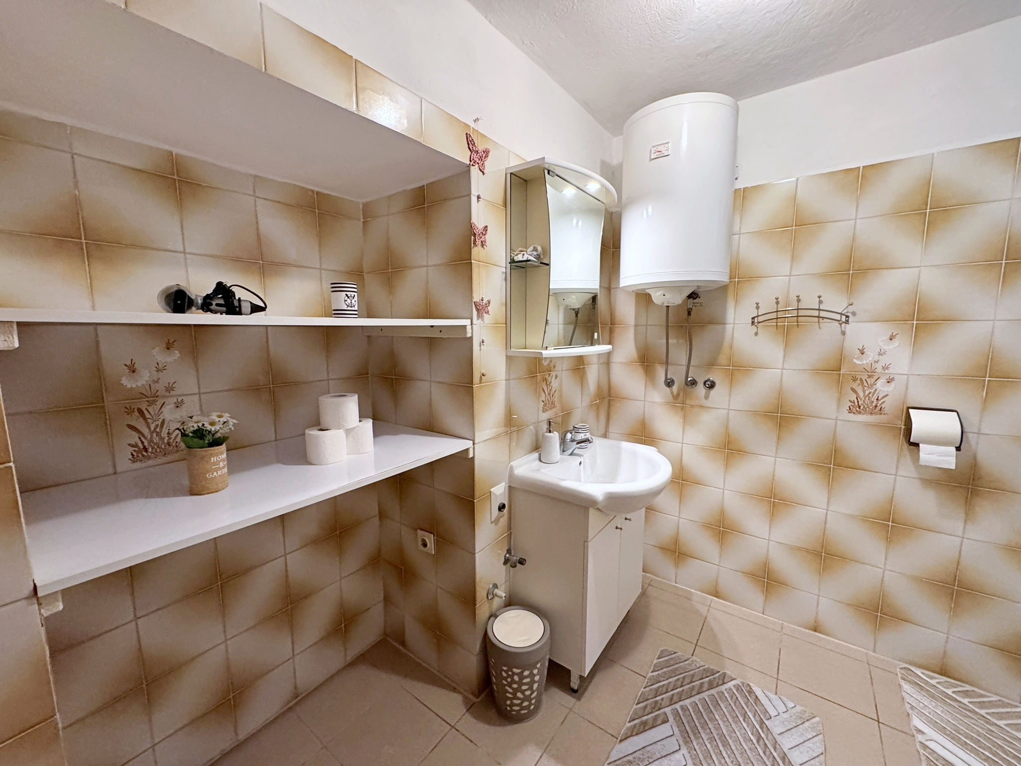 Two bedroom apartment with terrace Šilo, Krk  A-a