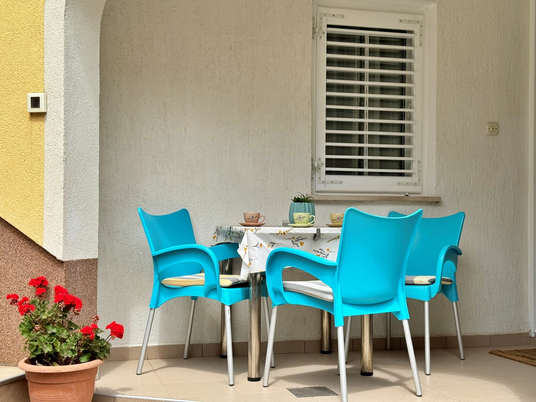 Two bedroom apartment with terrace Šilo, Krk  A-a