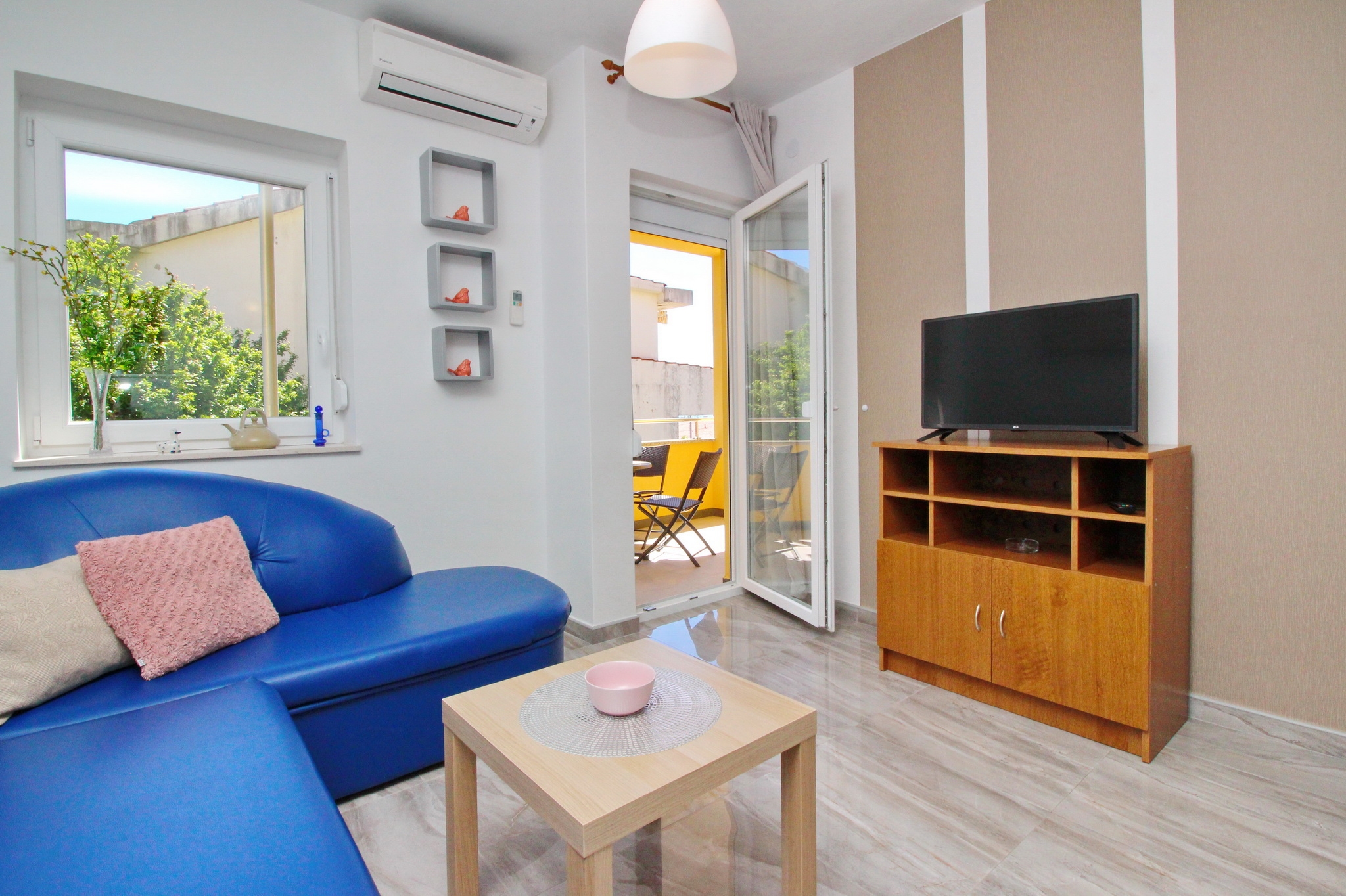 Two bedroom apartment with terrace Baška, Krk (A-18716-d)