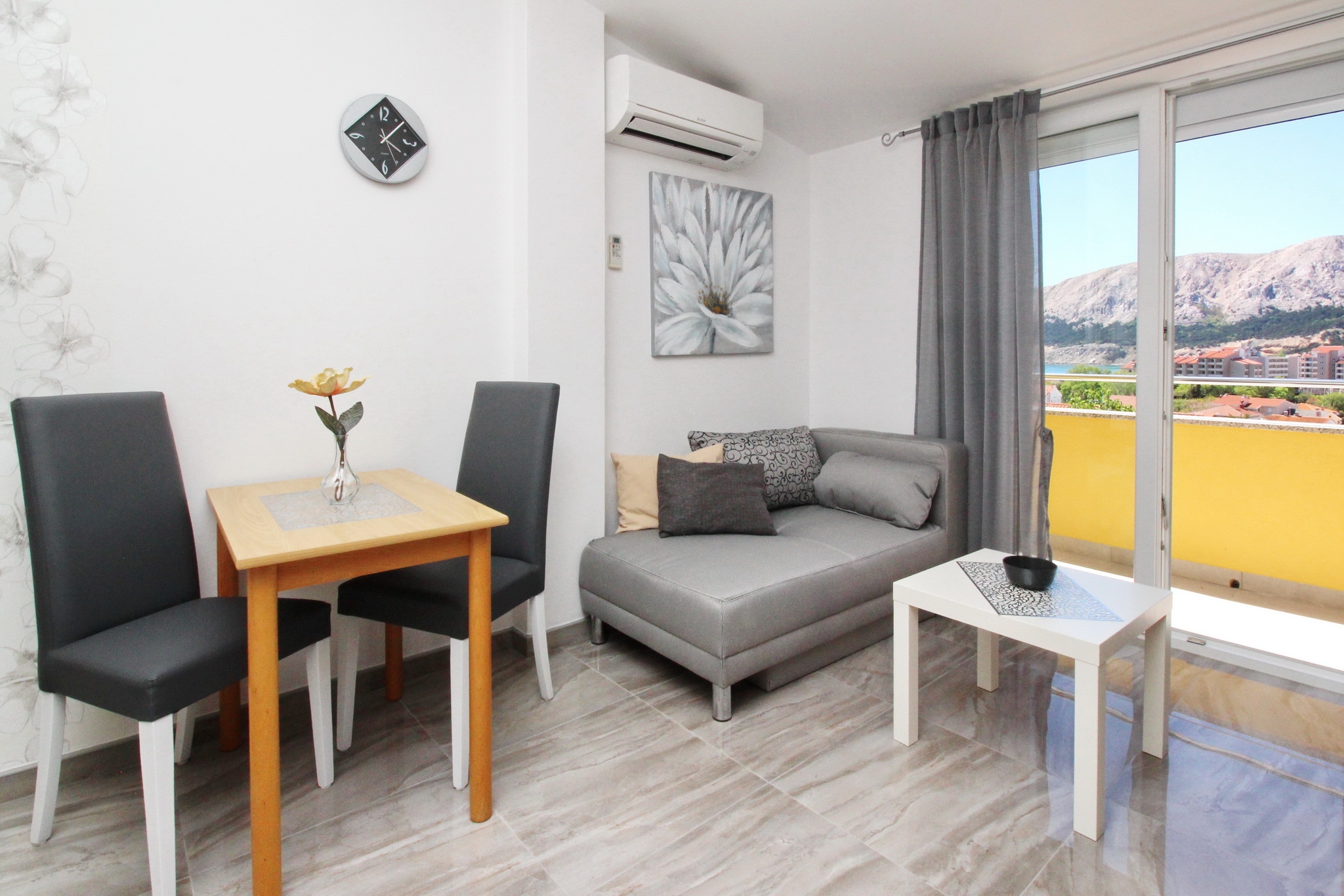 One bedroom apartment with balcony and sea view Baška, Krk (A-18716-e)