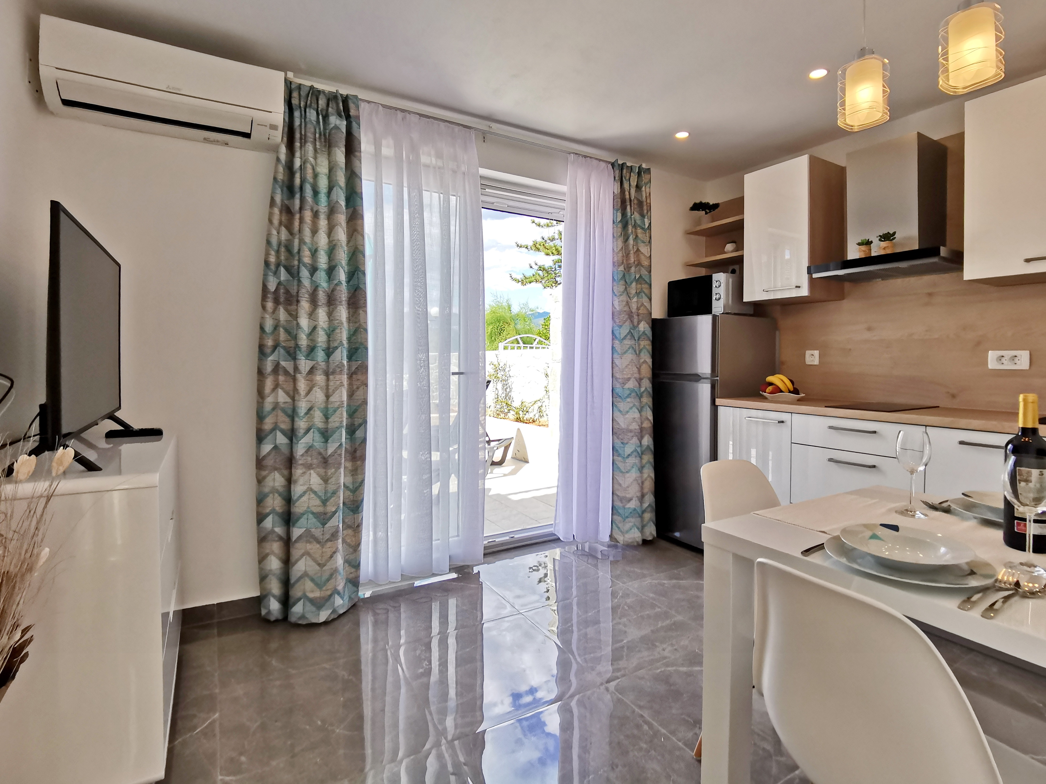 Studio flat near beach Šilo, Krk (AS-18721-a) Studio flat near beach Šilo, Krk (AS-18721-a)