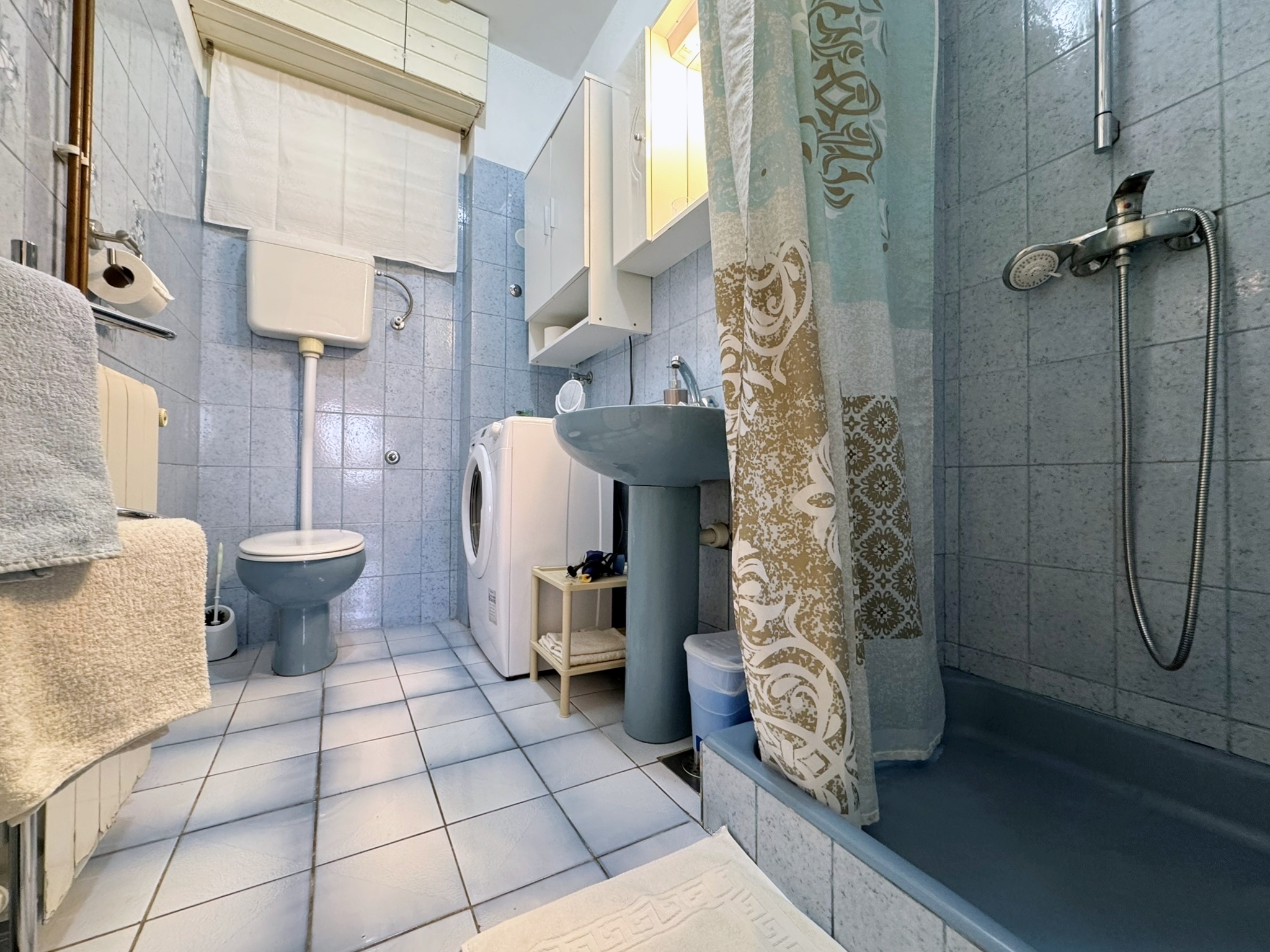 Two bedroom apartment with terrace and sea view Šilo, Krk  A-a