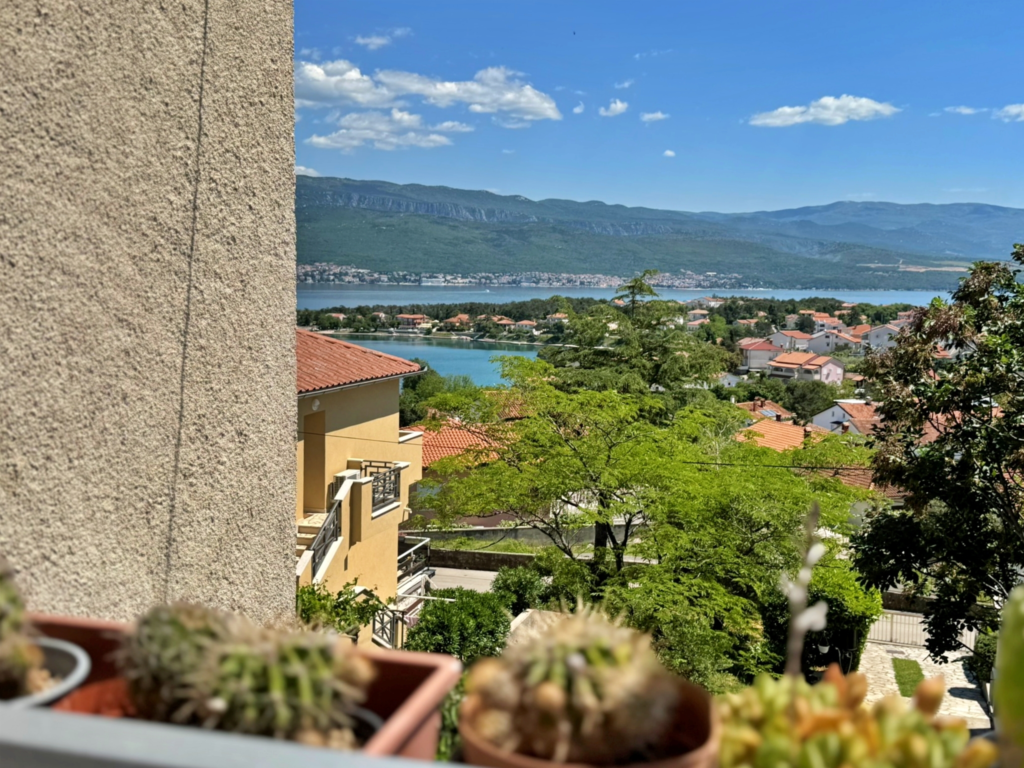 Studio flat with terrace and sea view Šilo, Krk  AS-a