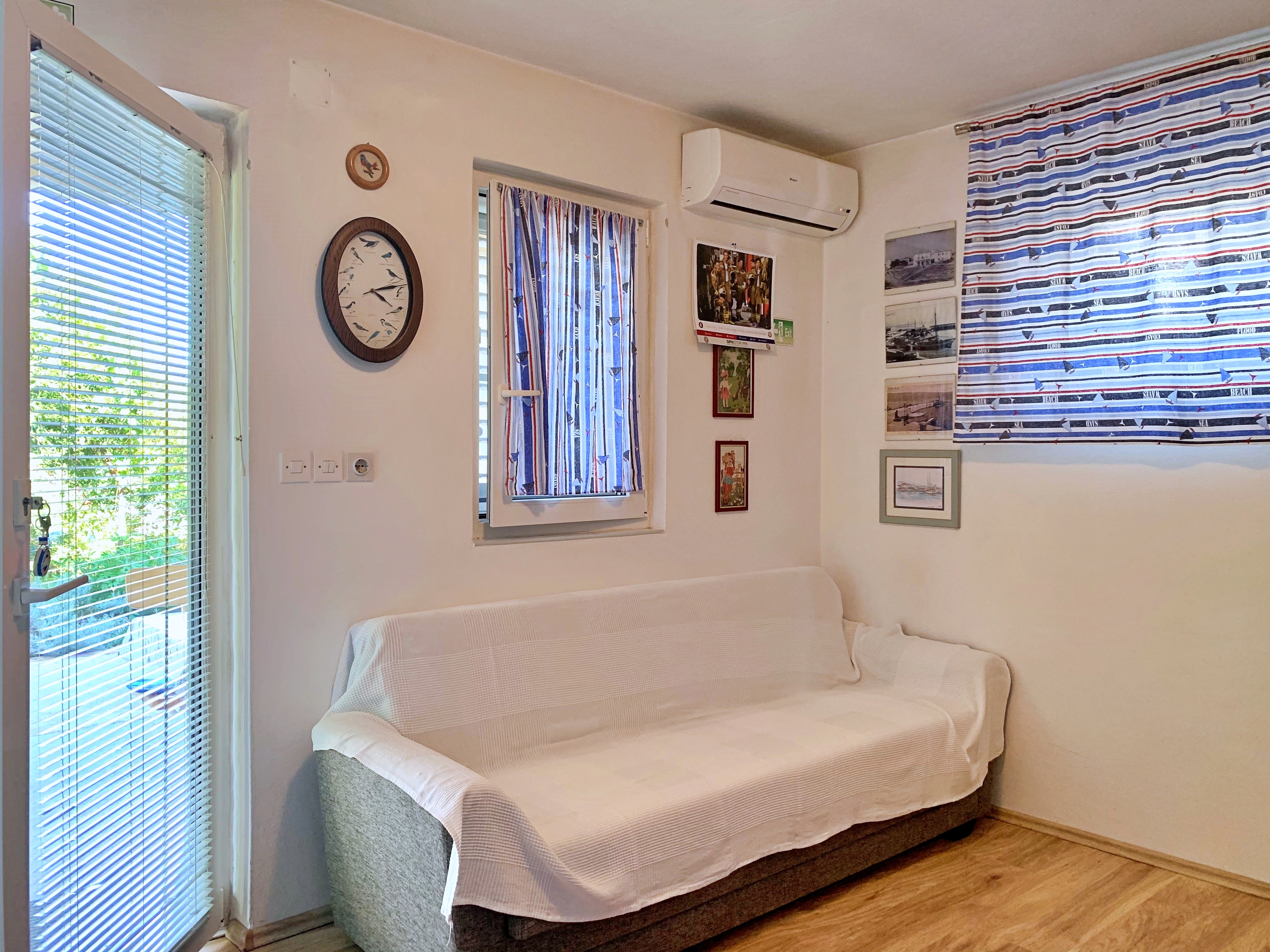 One bedroom apartment with terrace Šilo, Krk (A-18729-a)