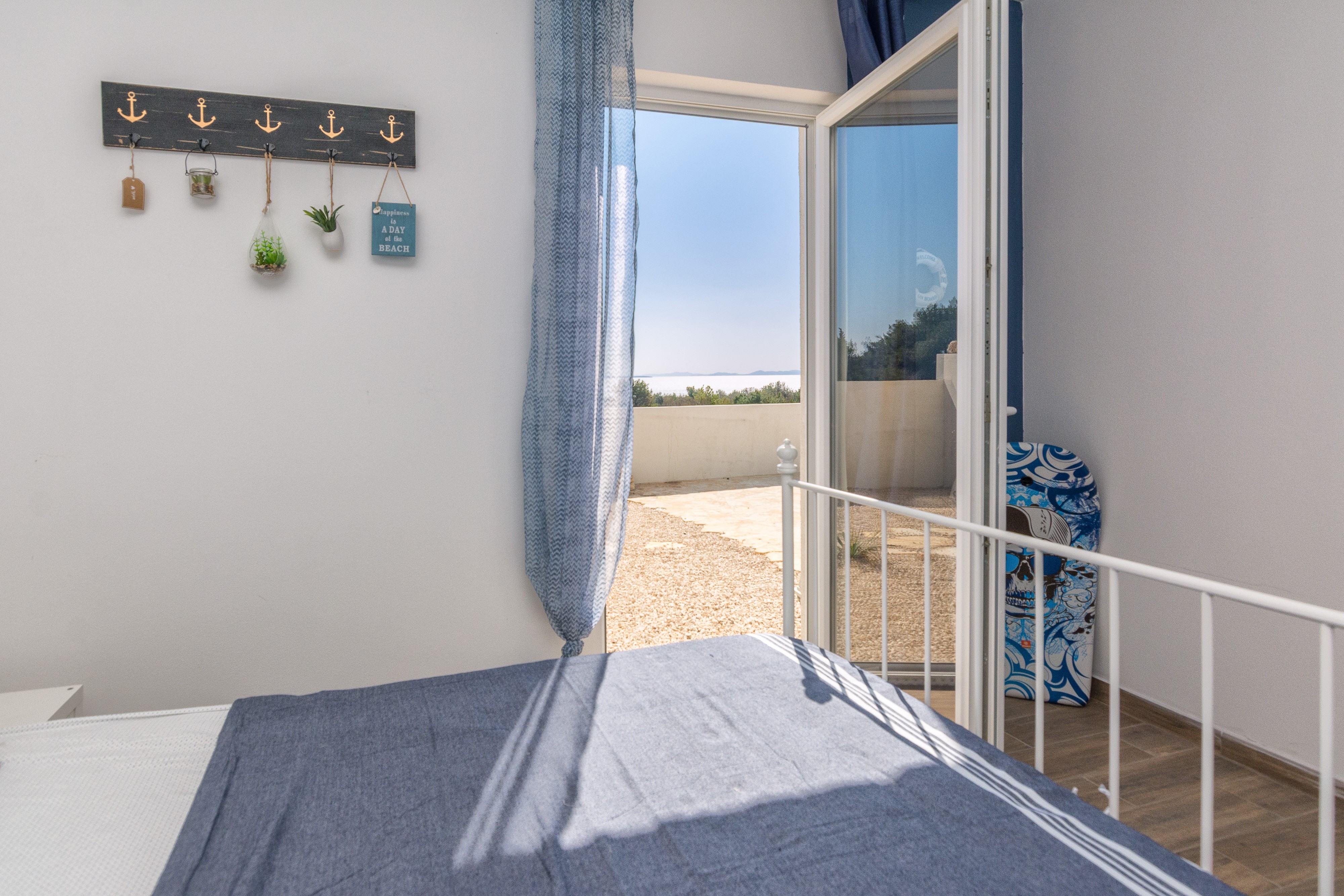 Three bedroom house with terrace and sea view Vir - Torovi - Vir - Pedinka, Vir  K