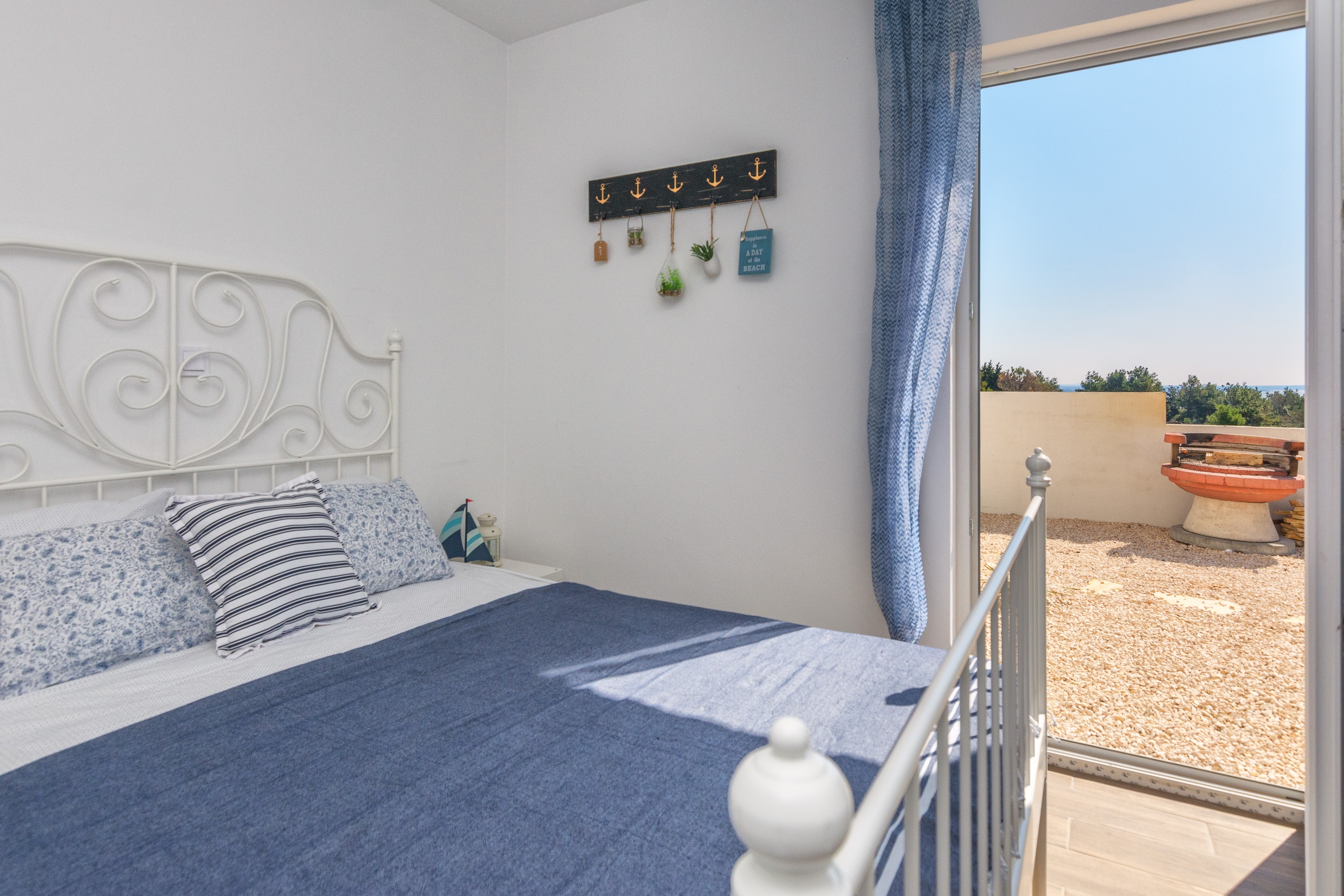 Three bedroom house with terrace and sea view Vir - Torovi - Vir - Pedinka, Vir  K