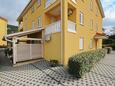 Baška, Krk, Parkolóhely 18733 - Apartmanok kavicsos stranddal.