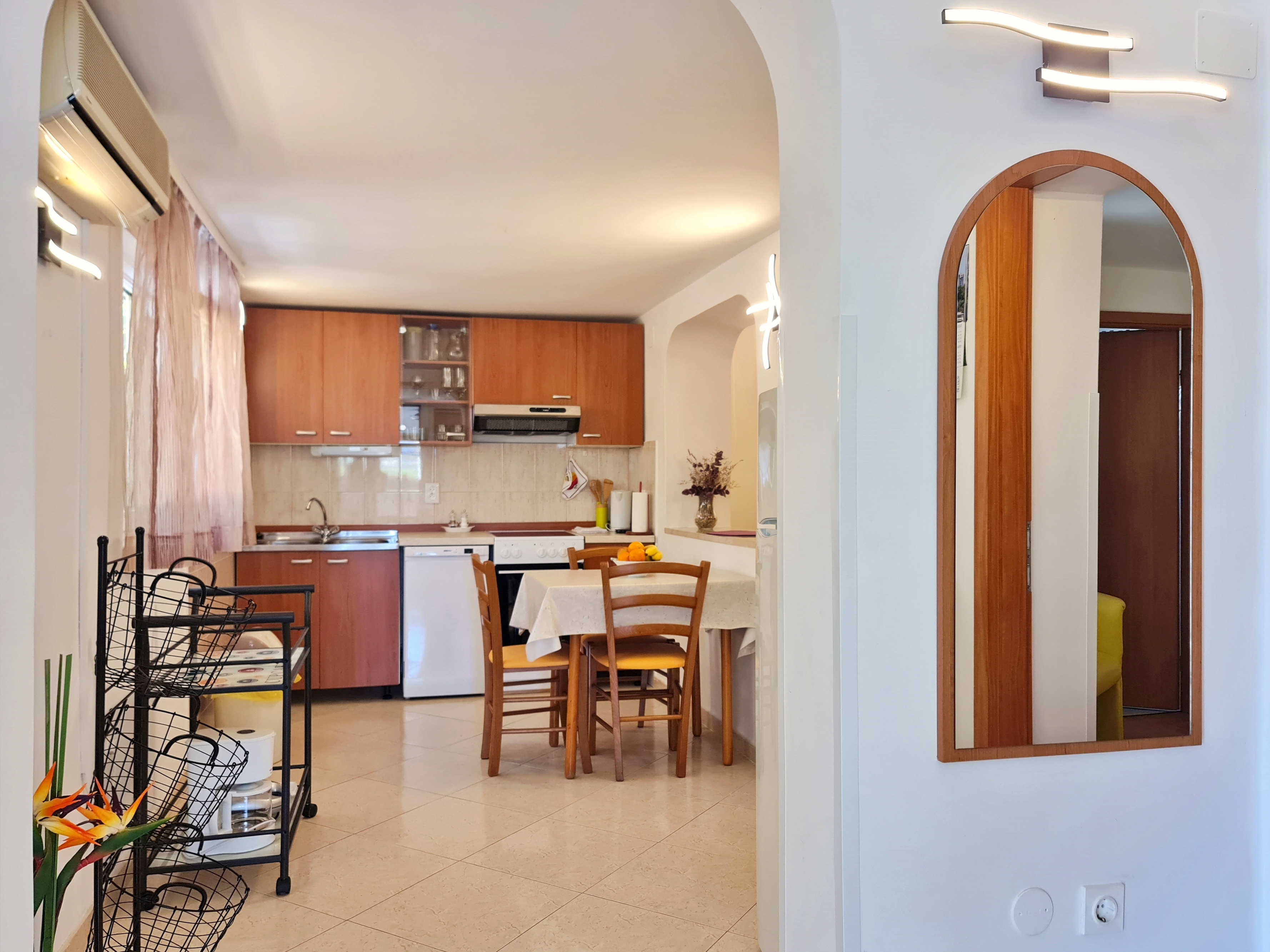 One bedroom apartment near beach Šilo, Krk  A-a
