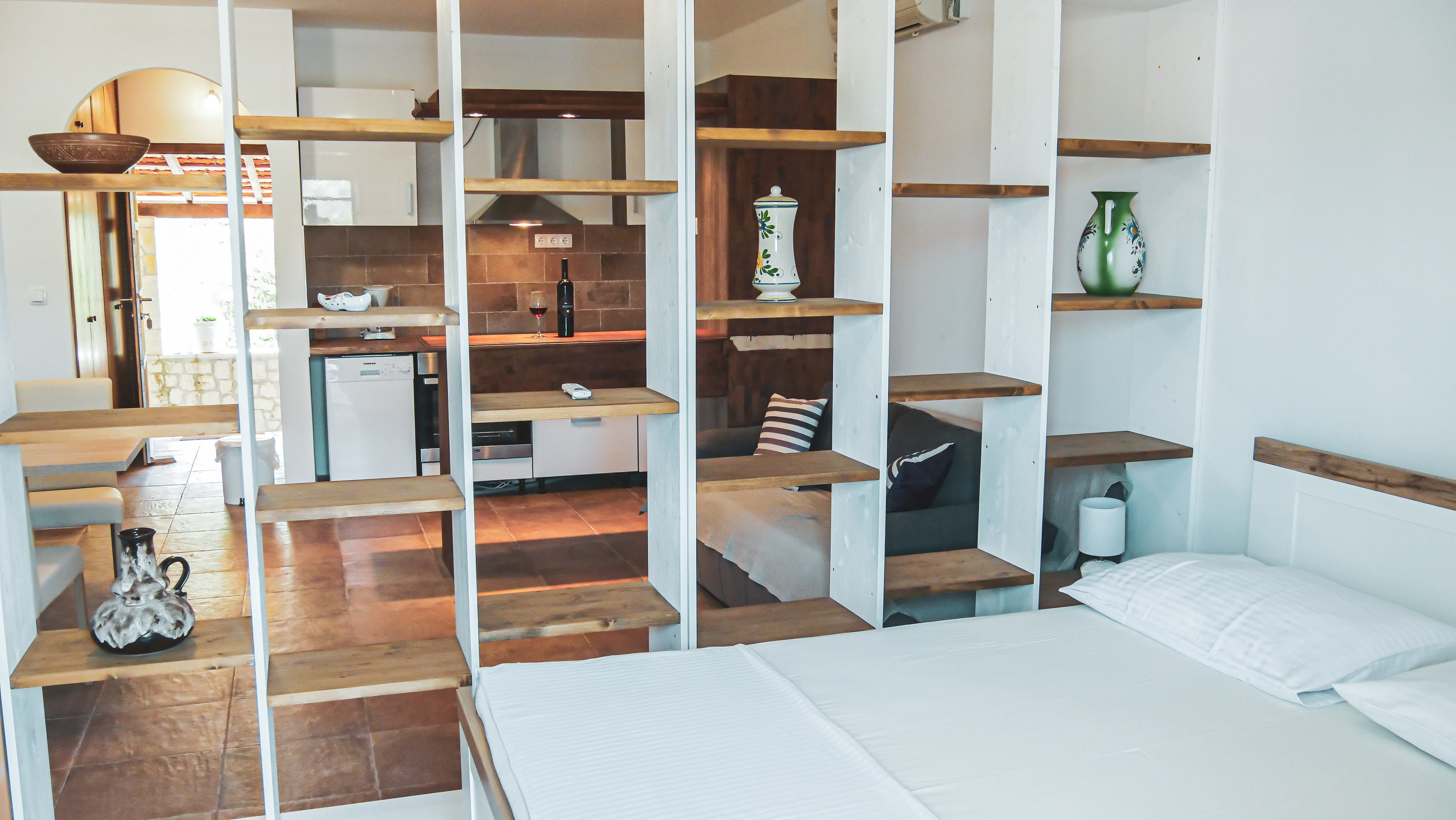 One bedroom apartment with balcony and sea view Sevid, Trogir  A-a