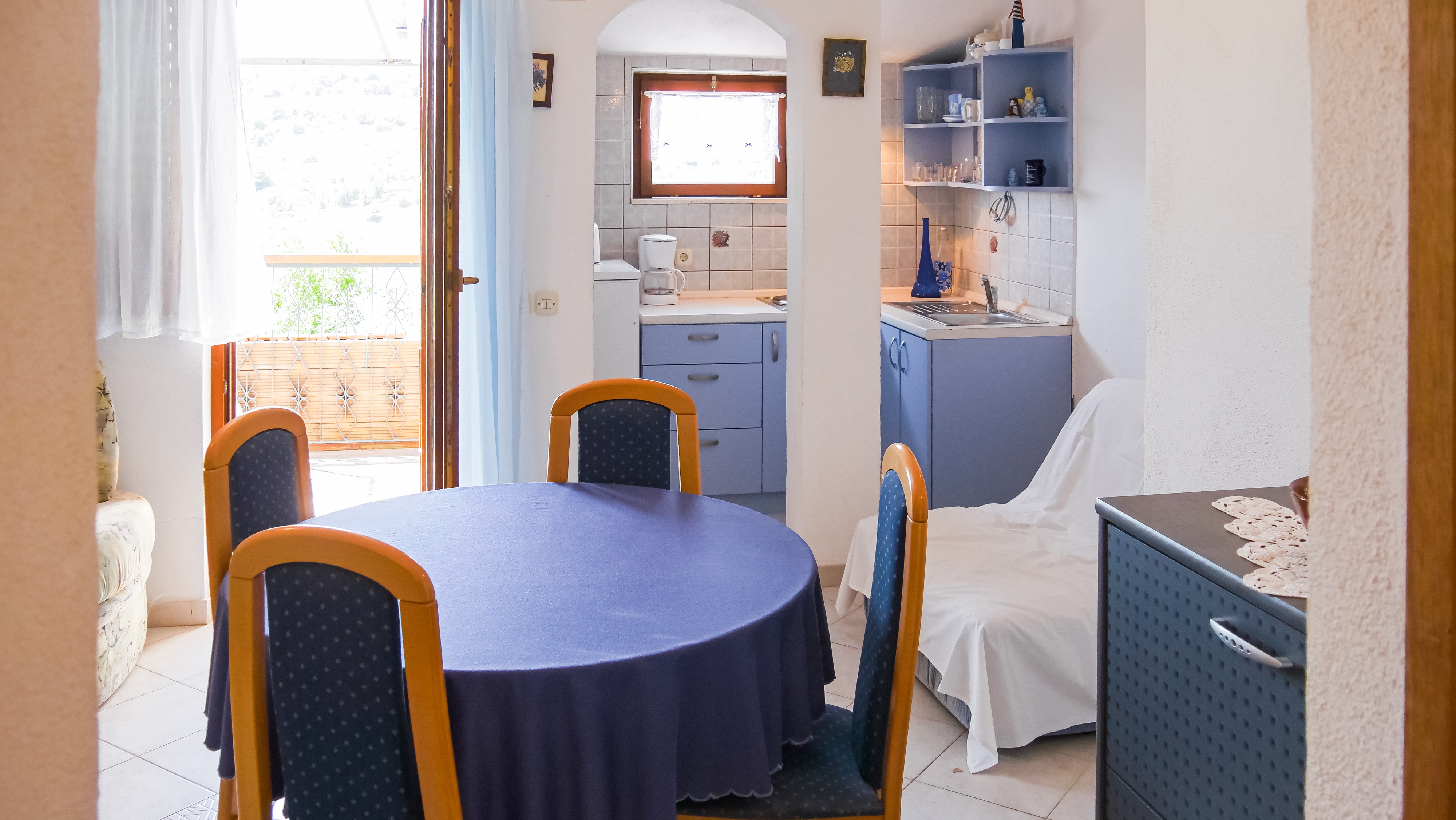 One bedroom apartment with terrace and sea view Sevid, Trogir  A-b