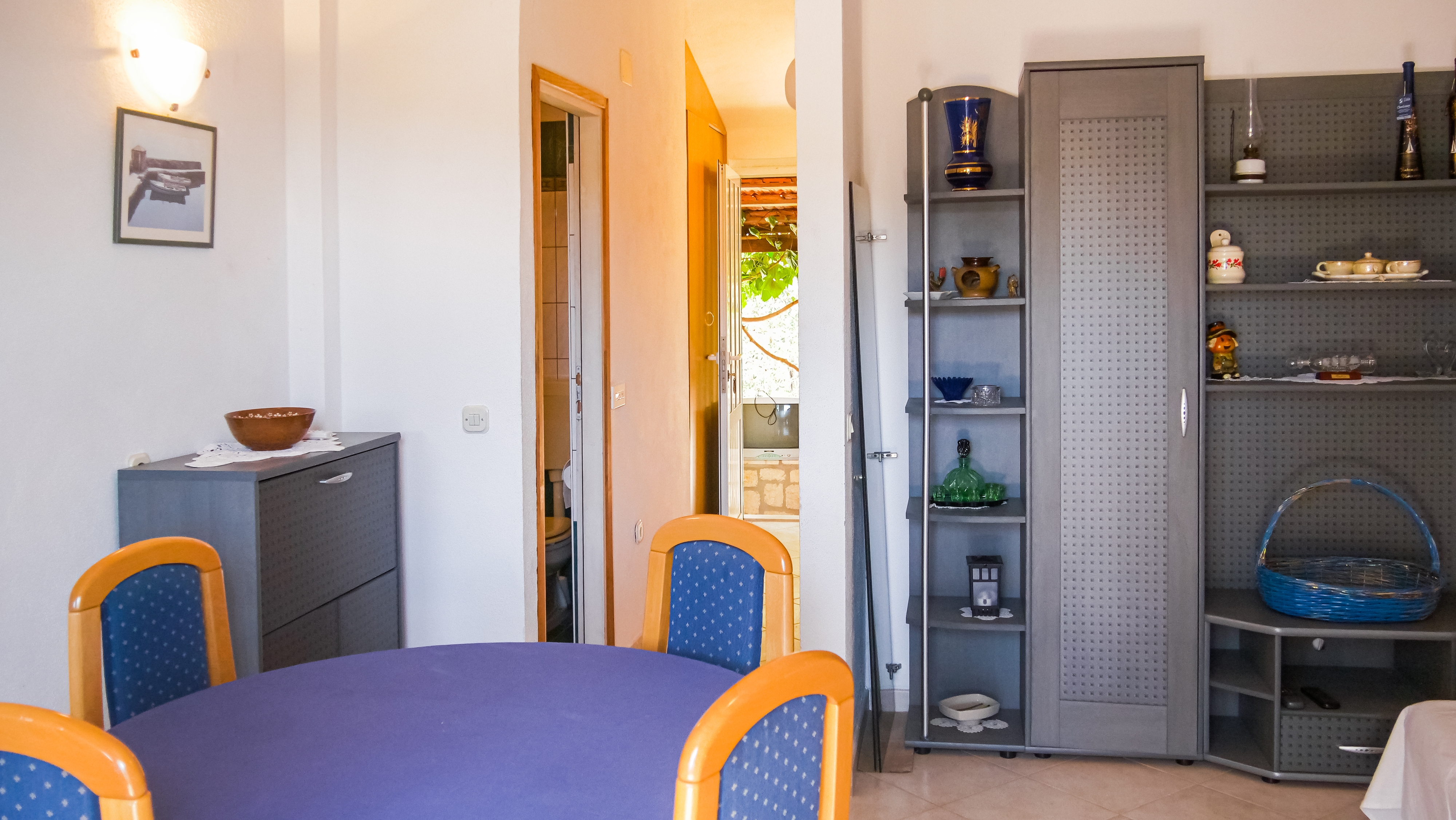One bedroom apartment with terrace and sea view Sevid, Trogir  A-b