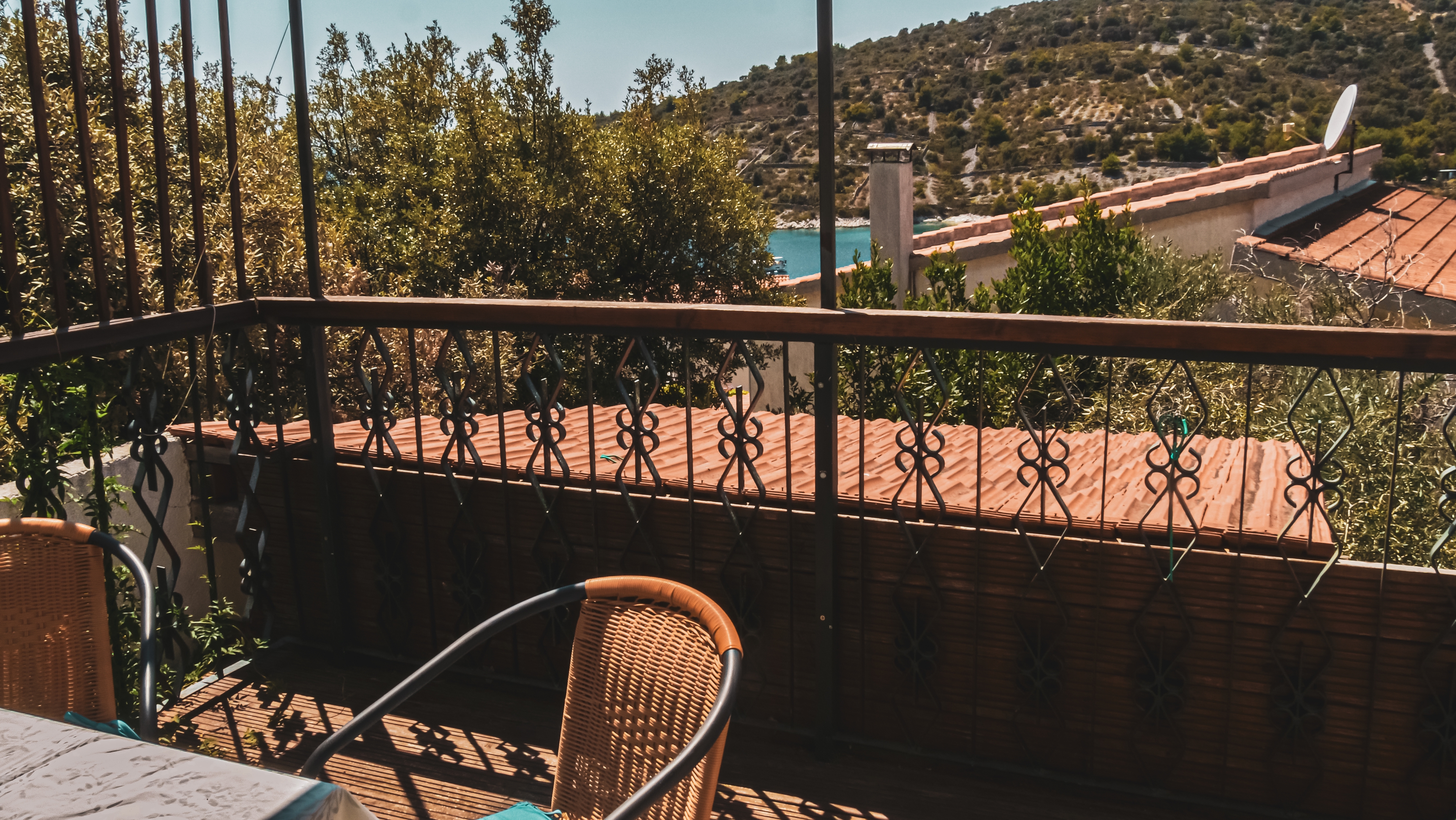 One bedroom apartment with terrace and sea view Sevid, Trogir  A-b