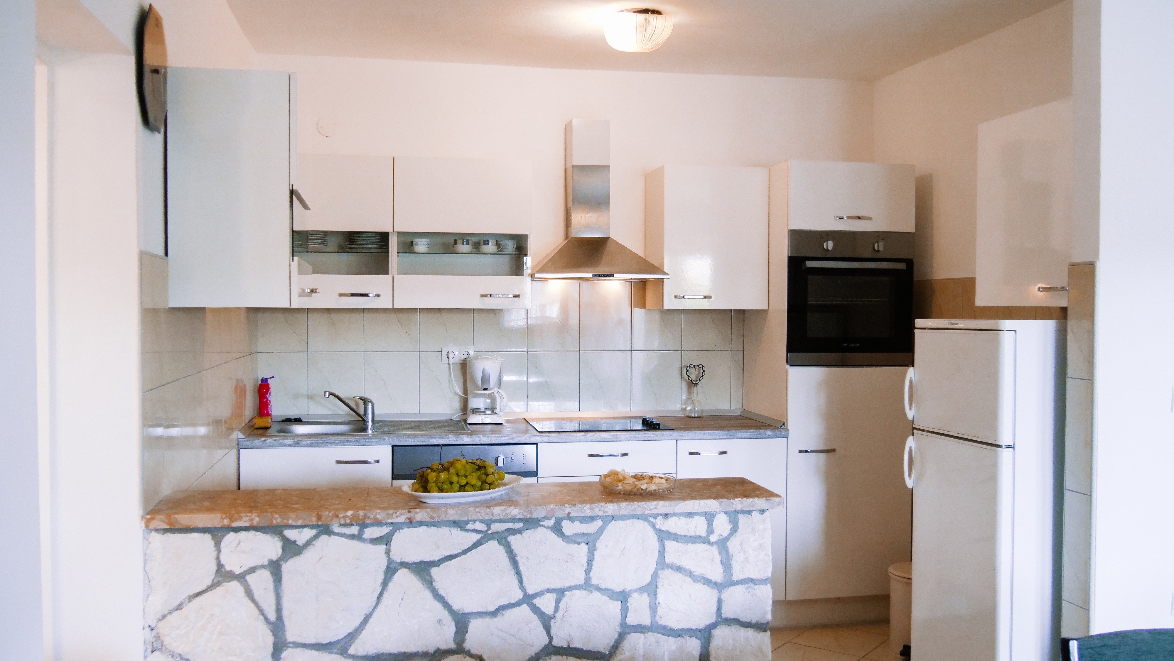 Two bedroom apartment with terrace and sea view Sevid, Trogir  A-c
