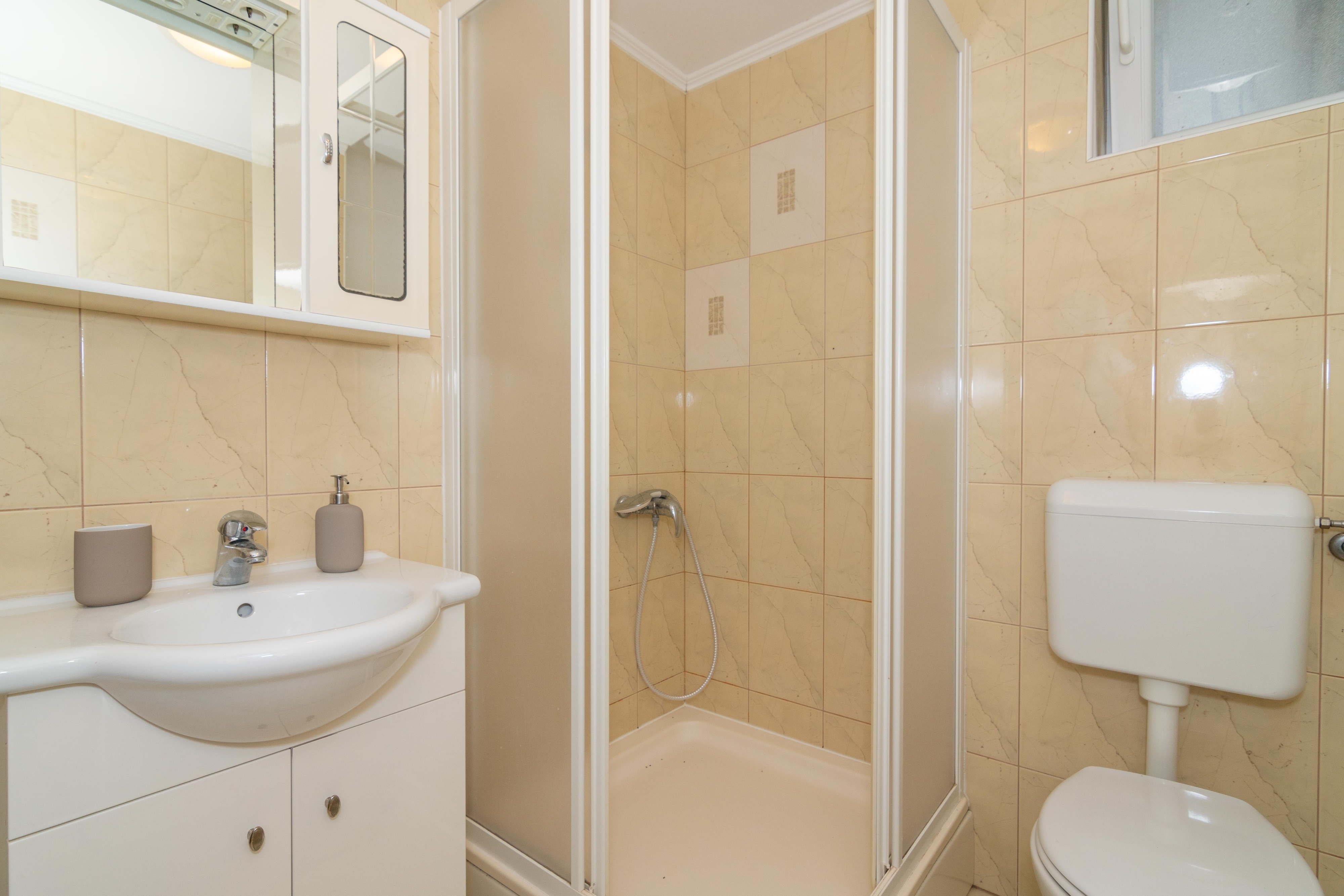 Two bedroom apartment with terrace Mandre, Pag  A-a