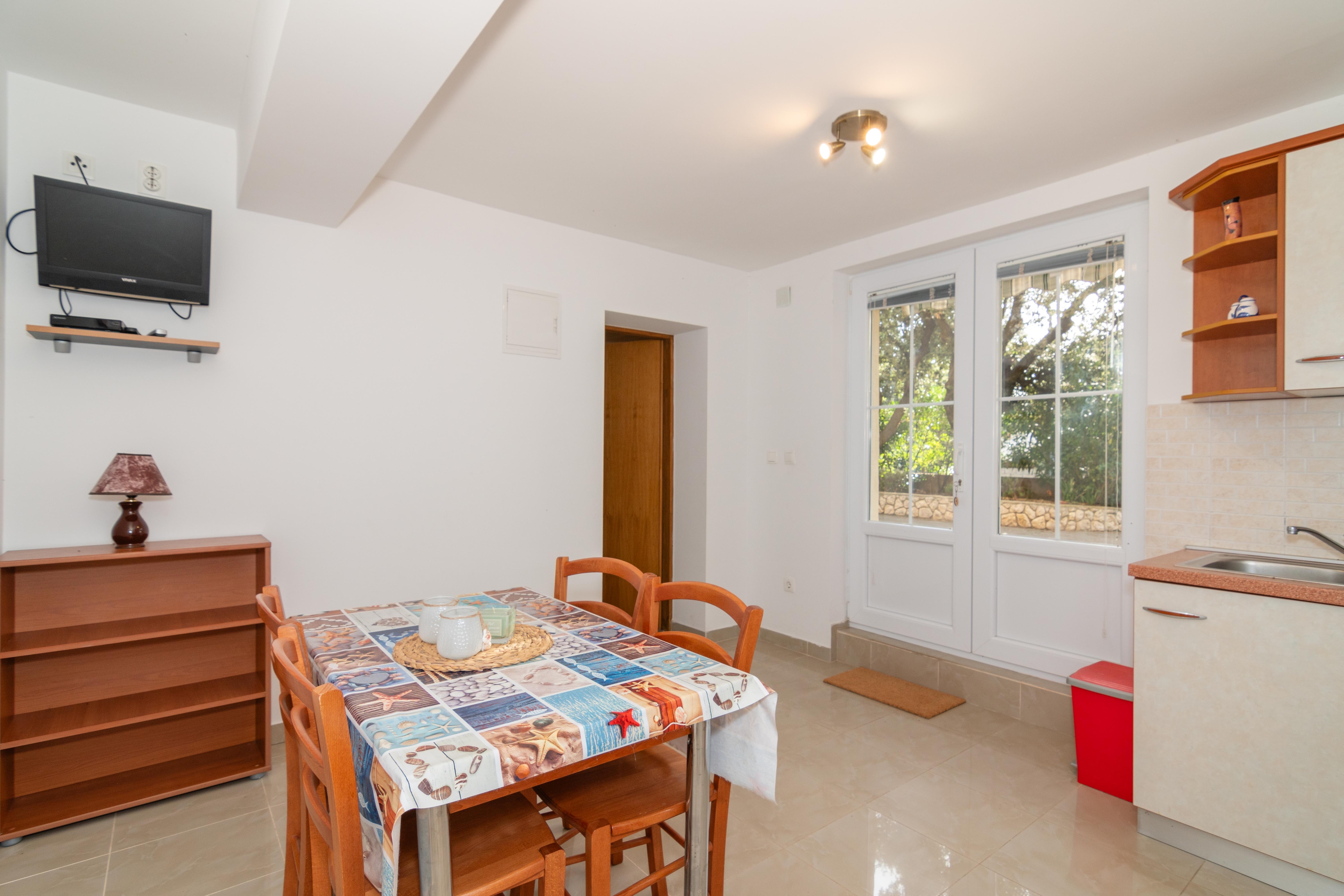 Two bedroom apartment with terrace Mandre, Pag (A-18748-a)