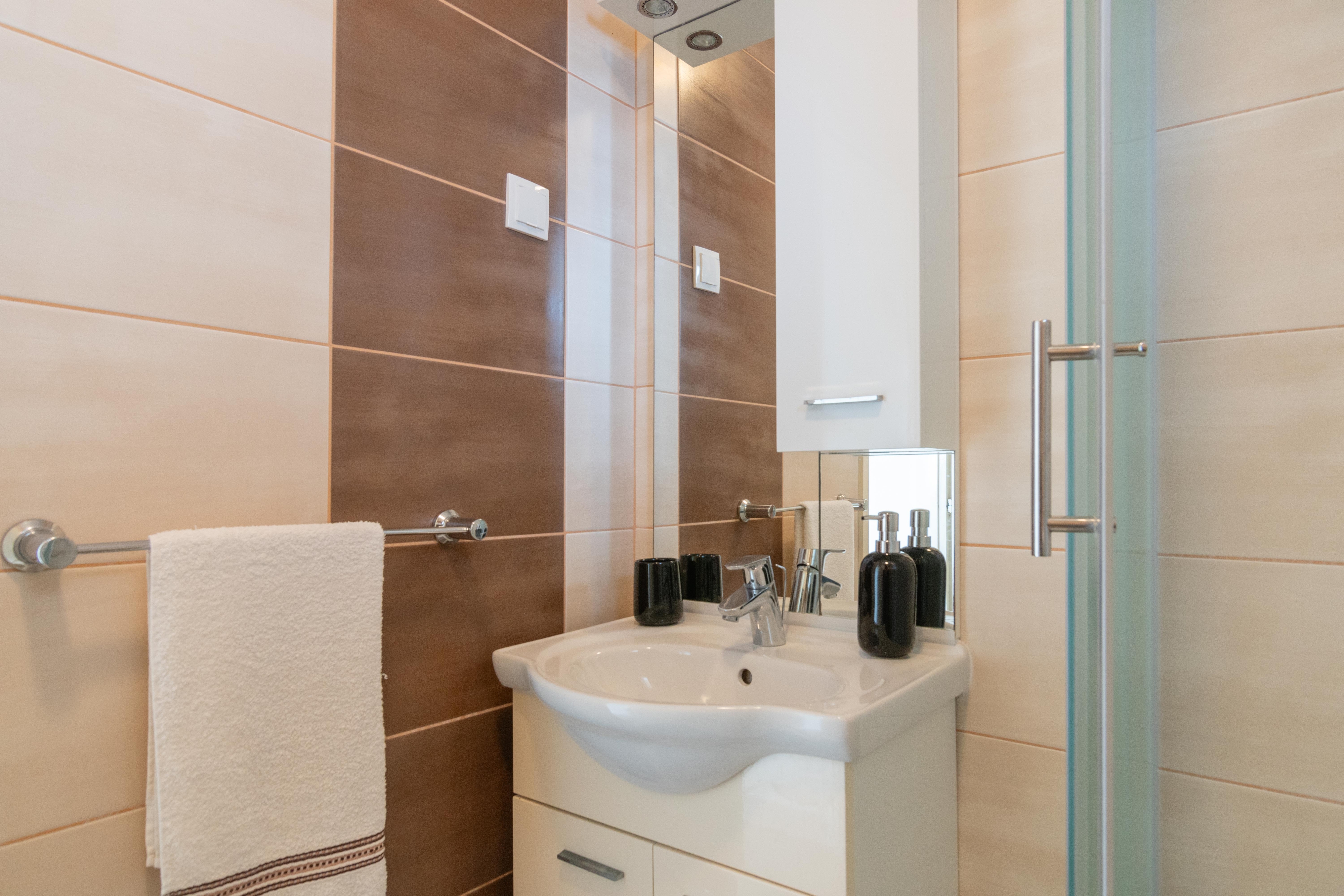 One bedroom apartment with balcony and sea view Mandre, Pag  A-b