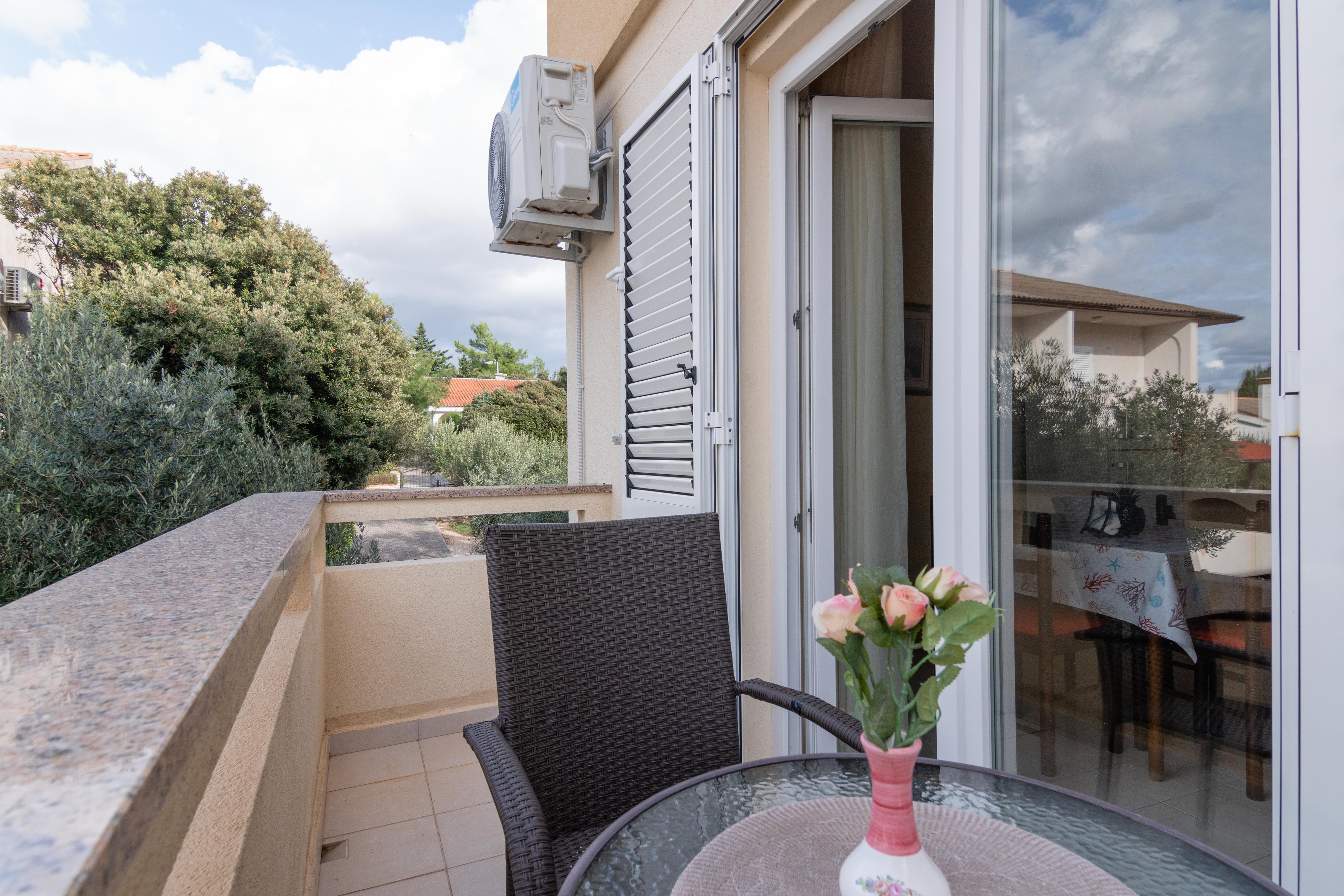 One bedroom apartment with balcony and sea view Mandre, Pag  A-c