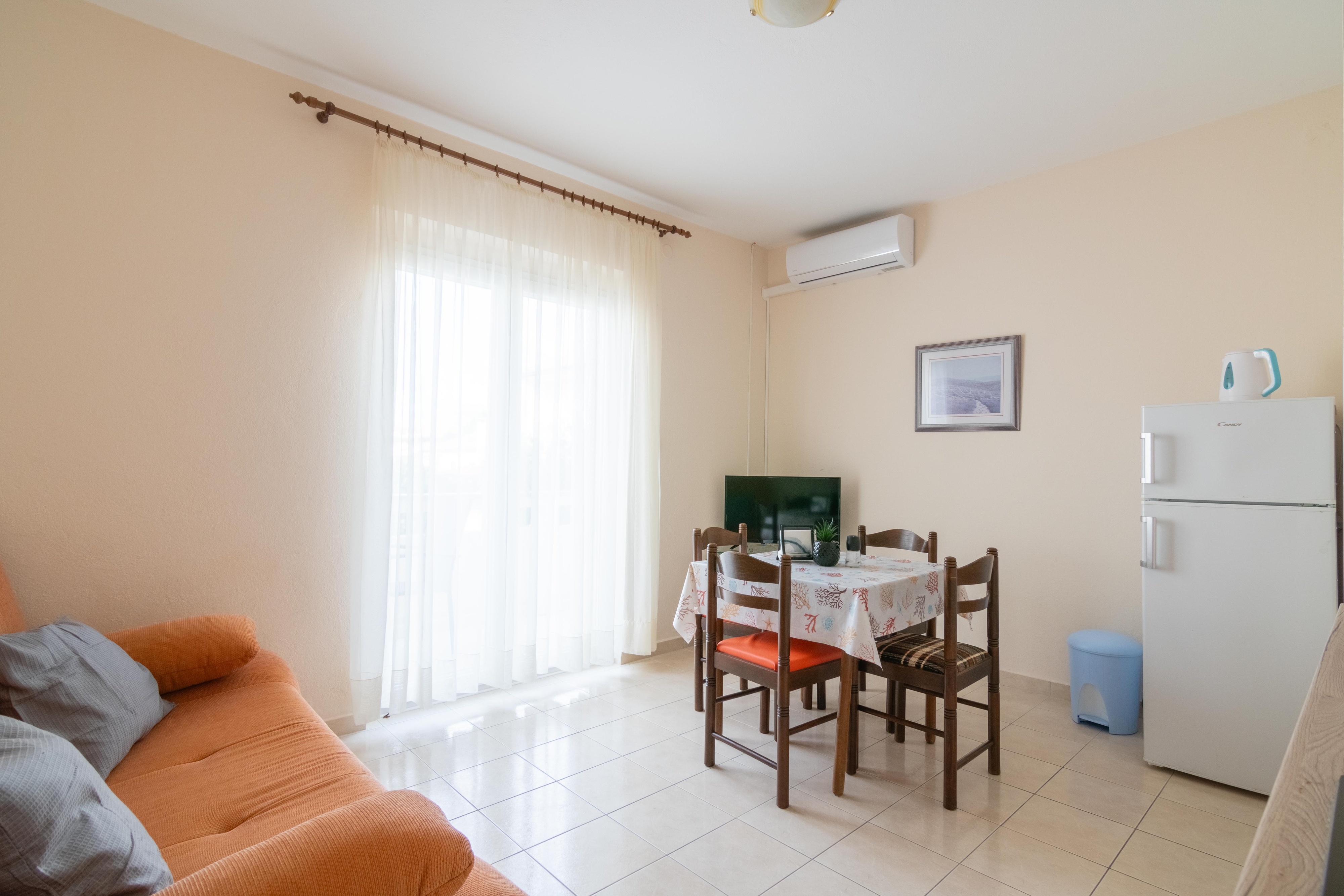 One bedroom apartment with balcony and sea view Mandre, Pag (A-18748-c) One bedroom apartment with balcony and sea view Mandre, Pag (A-18748-c)