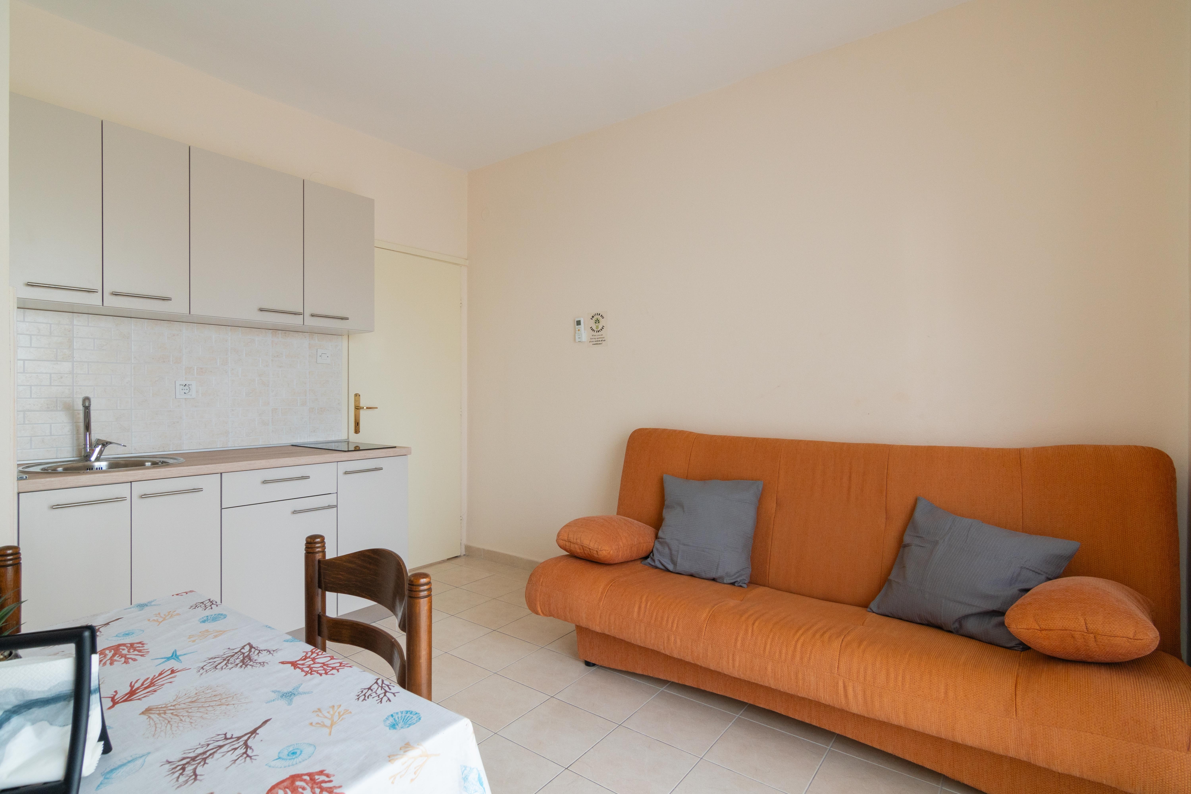One bedroom apartment with balcony and sea view Mandre, Pag (A-18748-c) One bedroom apartment with balcony and sea view Mandre, Pag (A-18748-c)