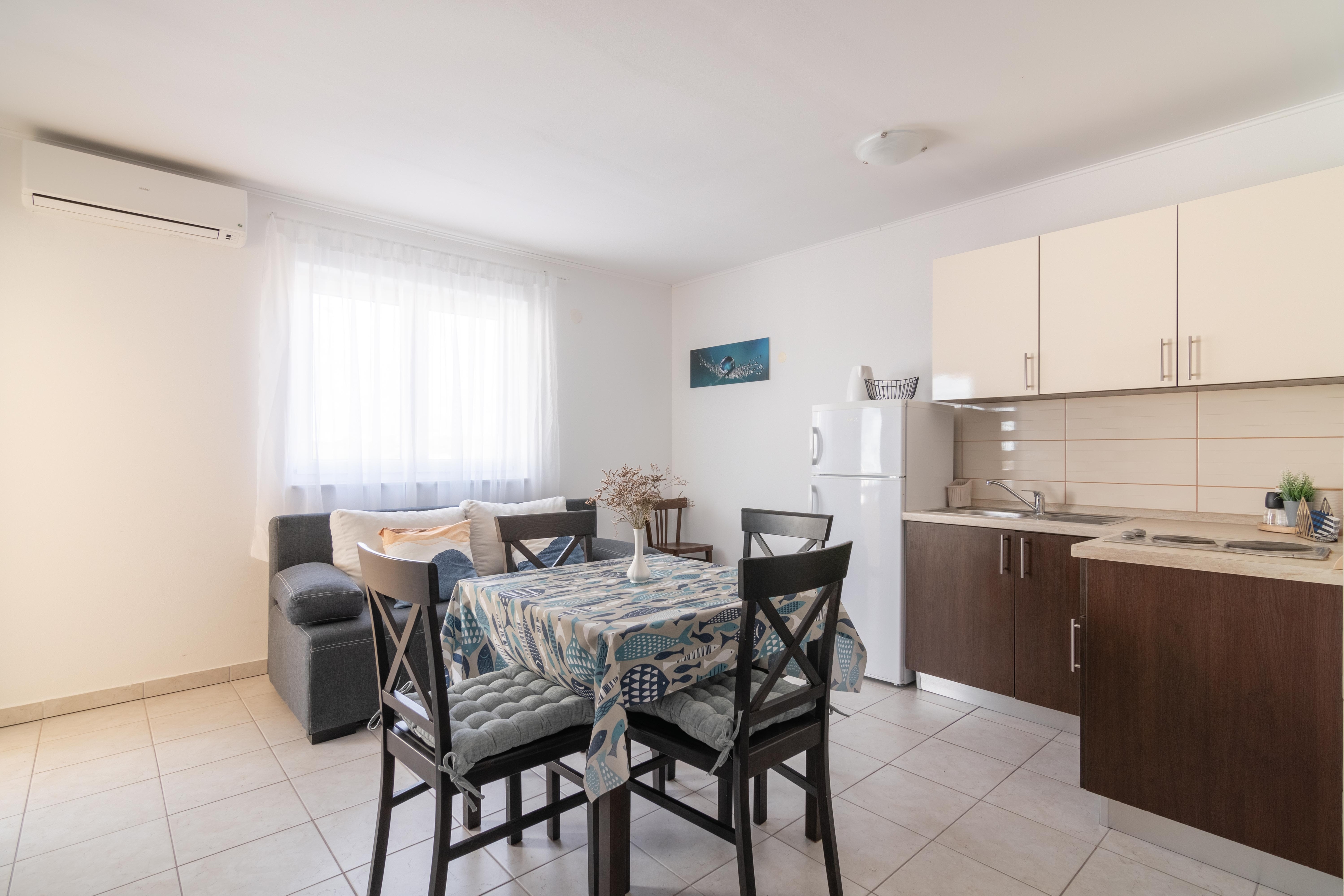 One bedroom apartment with balcony and sea view Mandre, Pag (A-18748-e)