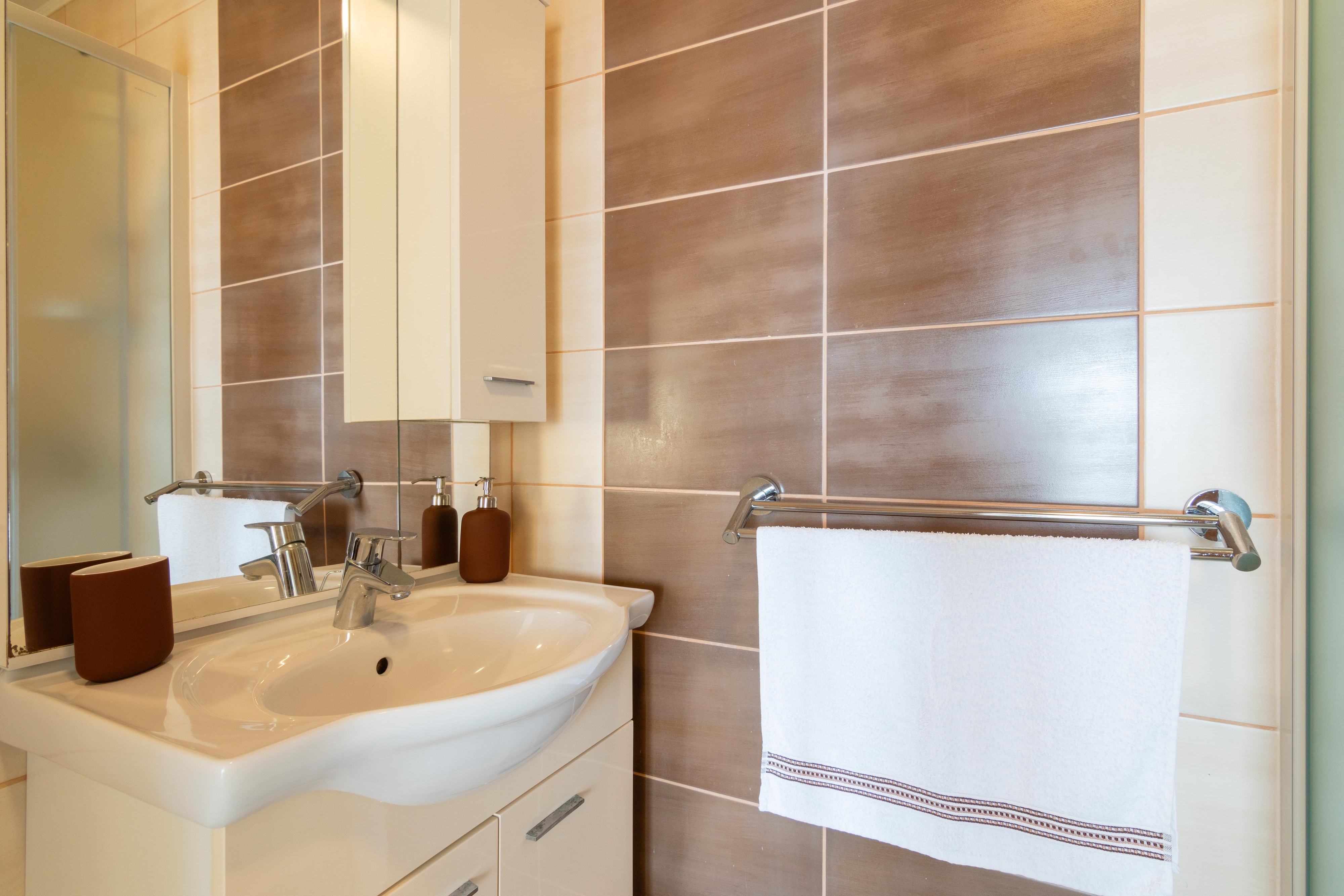 One bedroom apartment with terrace and sea view Mandre, Pag  A-f