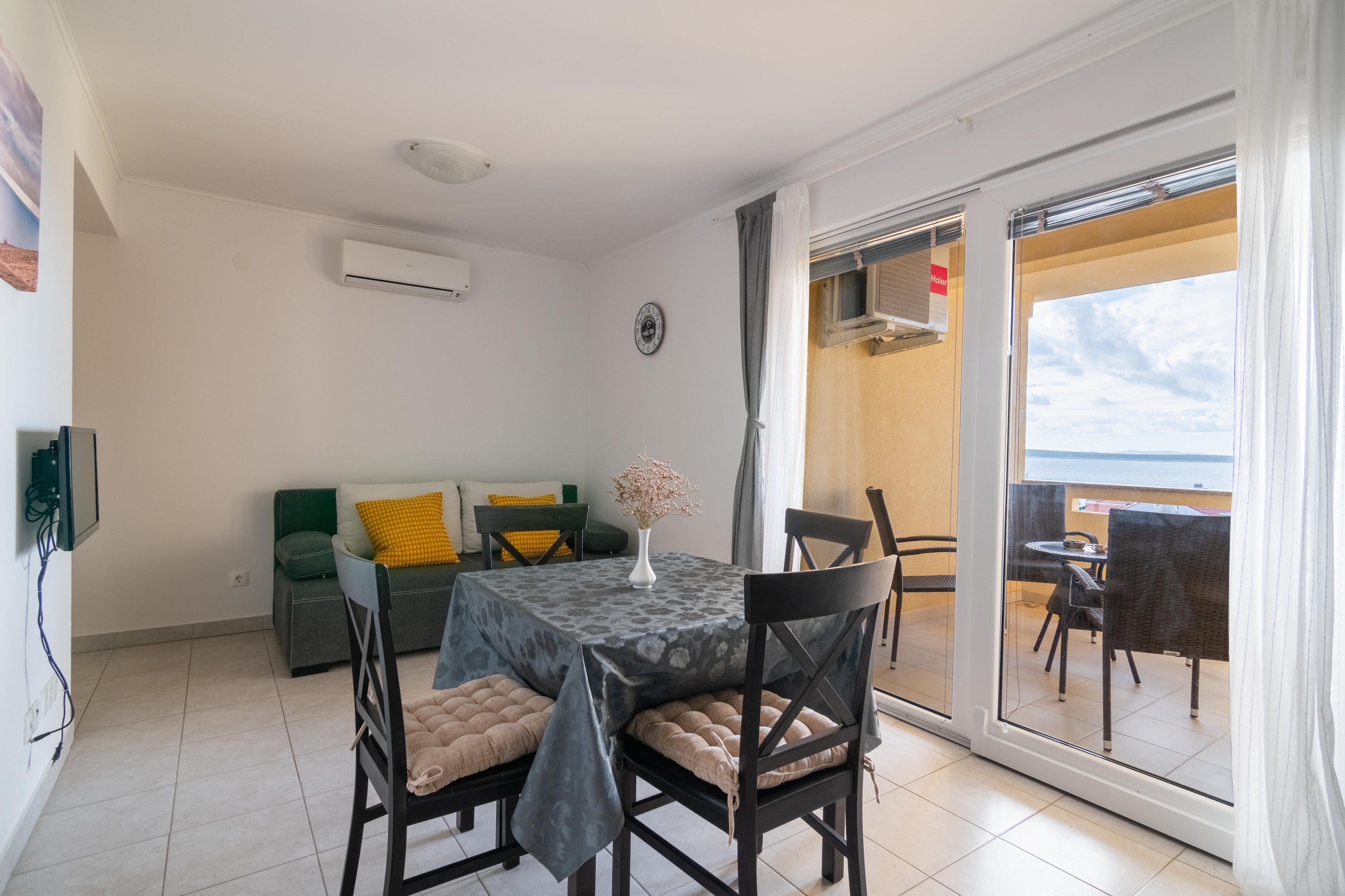 One bedroom apartment with terrace and sea view Mandre, Pag (A-18748-f)