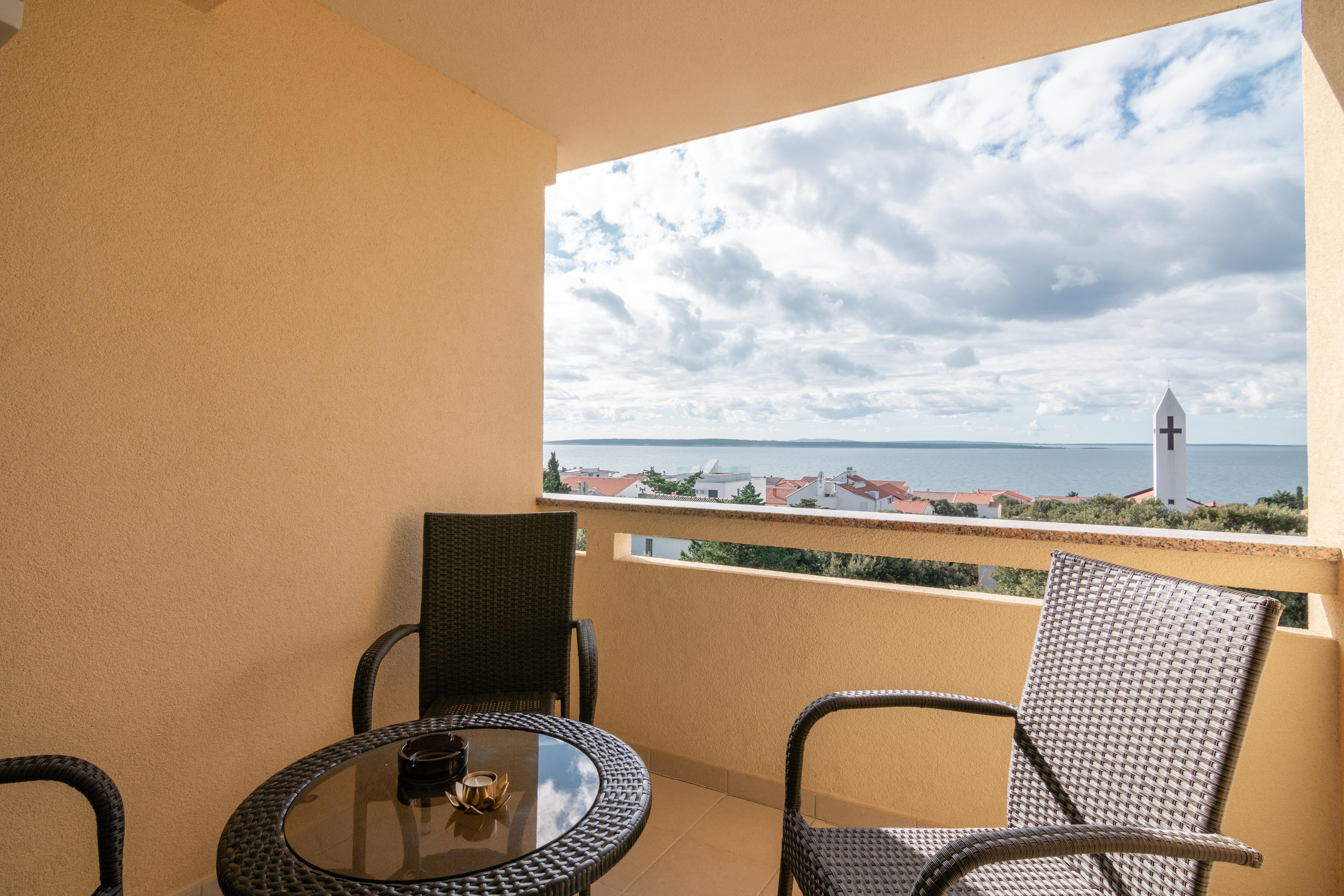 One bedroom apartment with terrace and sea view Mandre, Pag  A-f