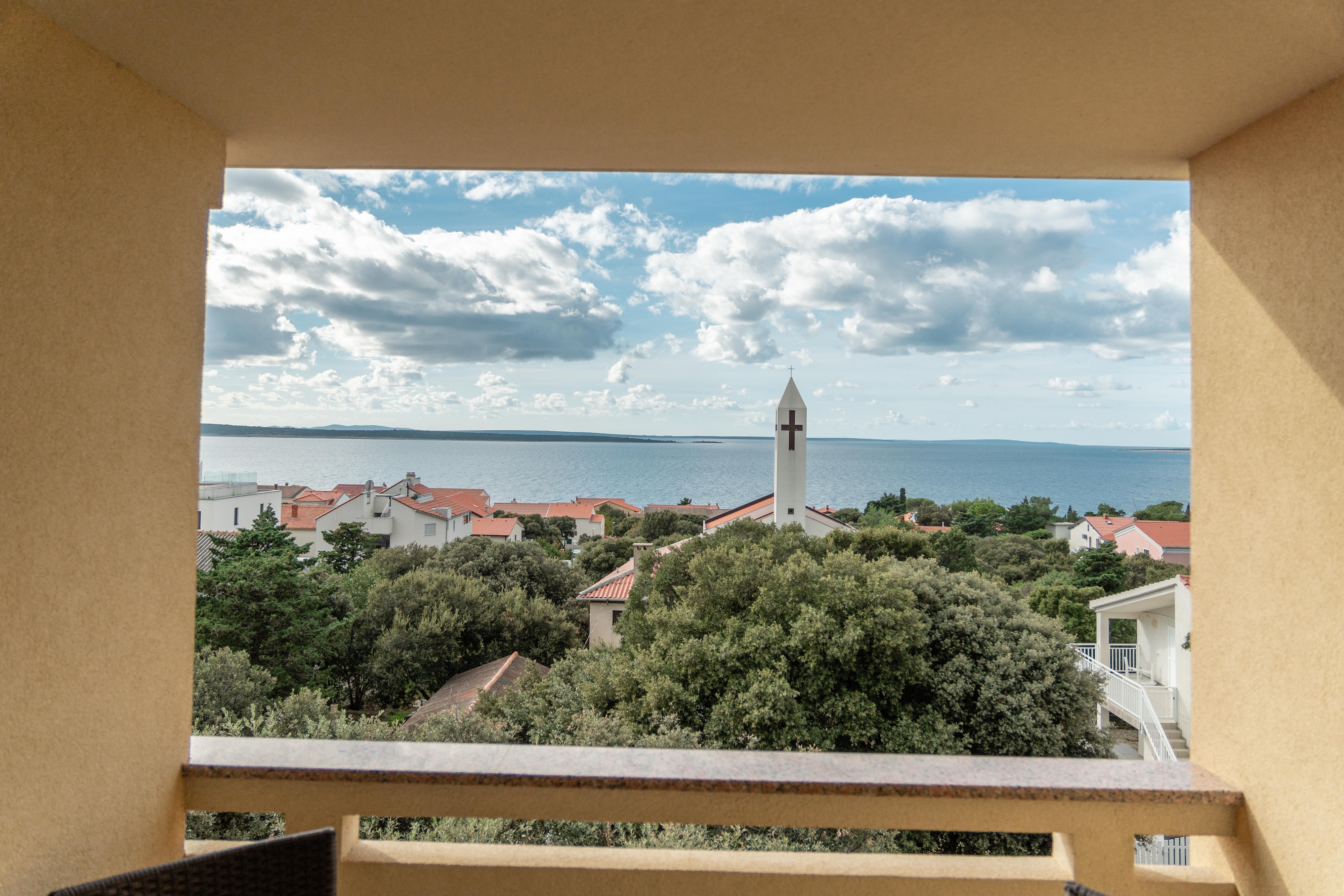 One bedroom apartment with terrace and sea view Mandre, Pag  A-f
