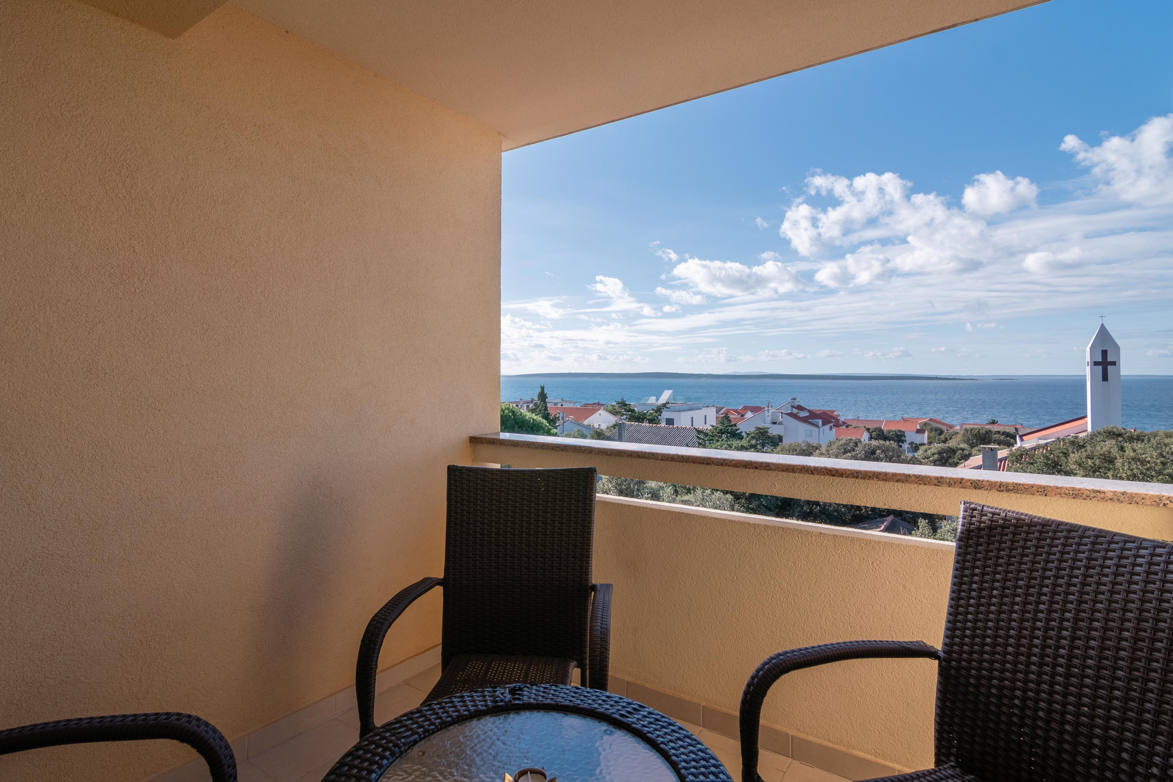 One bedroom apartment with terrace and sea view Mandre, Pag  A-g