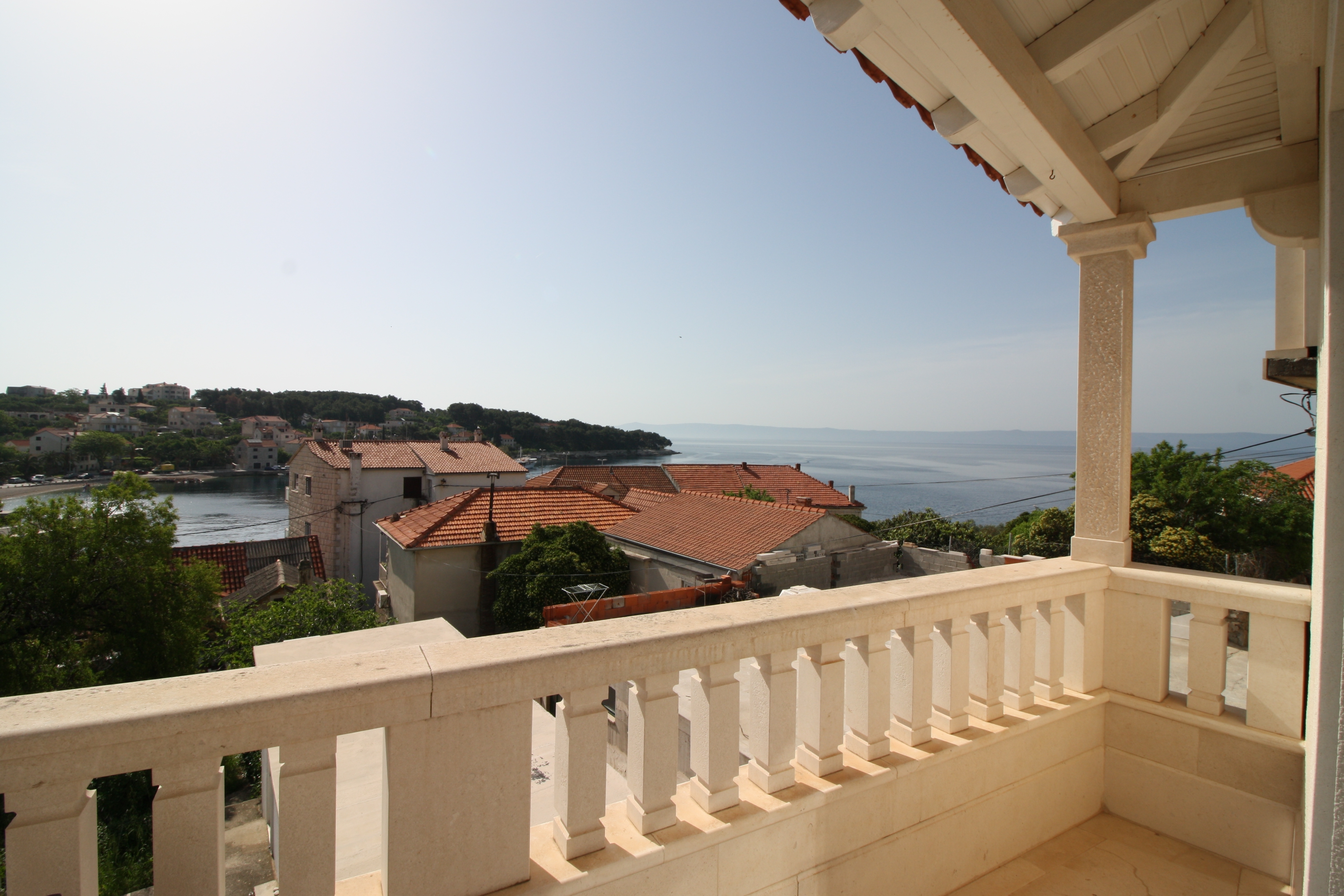 Three bedroom apartment with terrace and sea view Sumartin, Brač  A-a