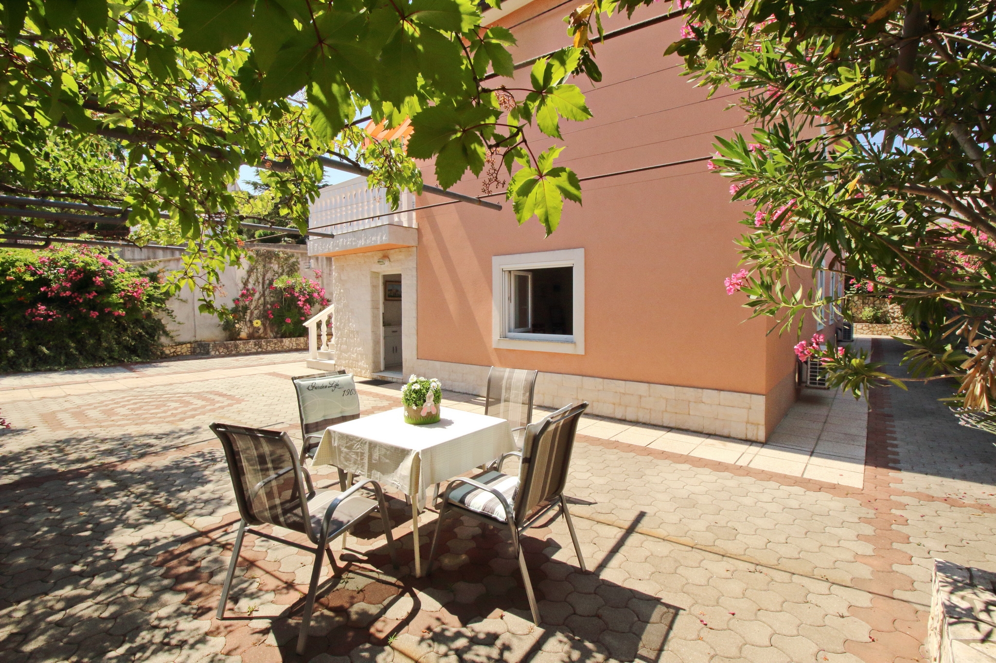 One bedroom apartment with terrace Šilo, Krk  A-a