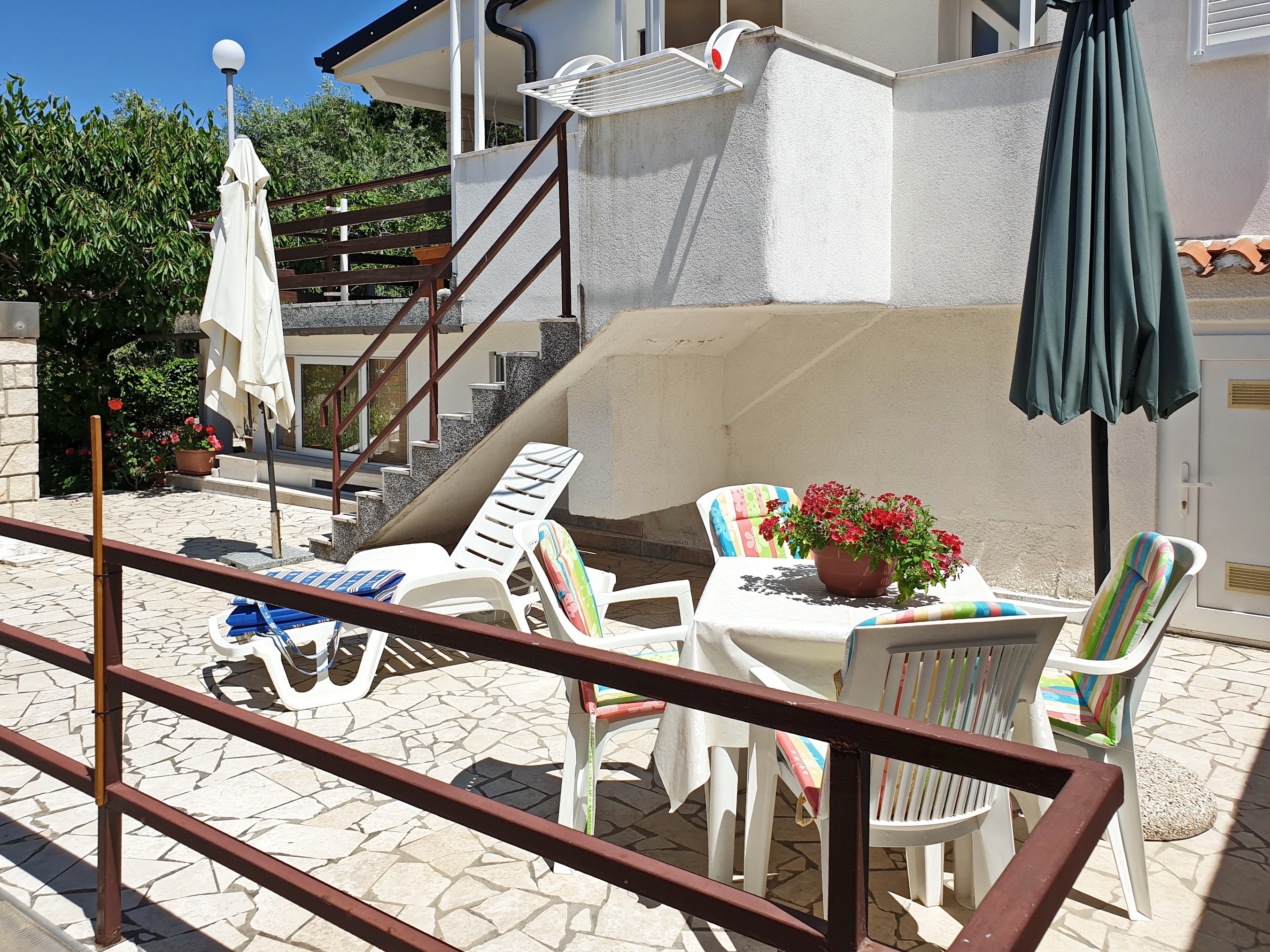 One bedroom apartment near beach Šilo, Krk  A-a