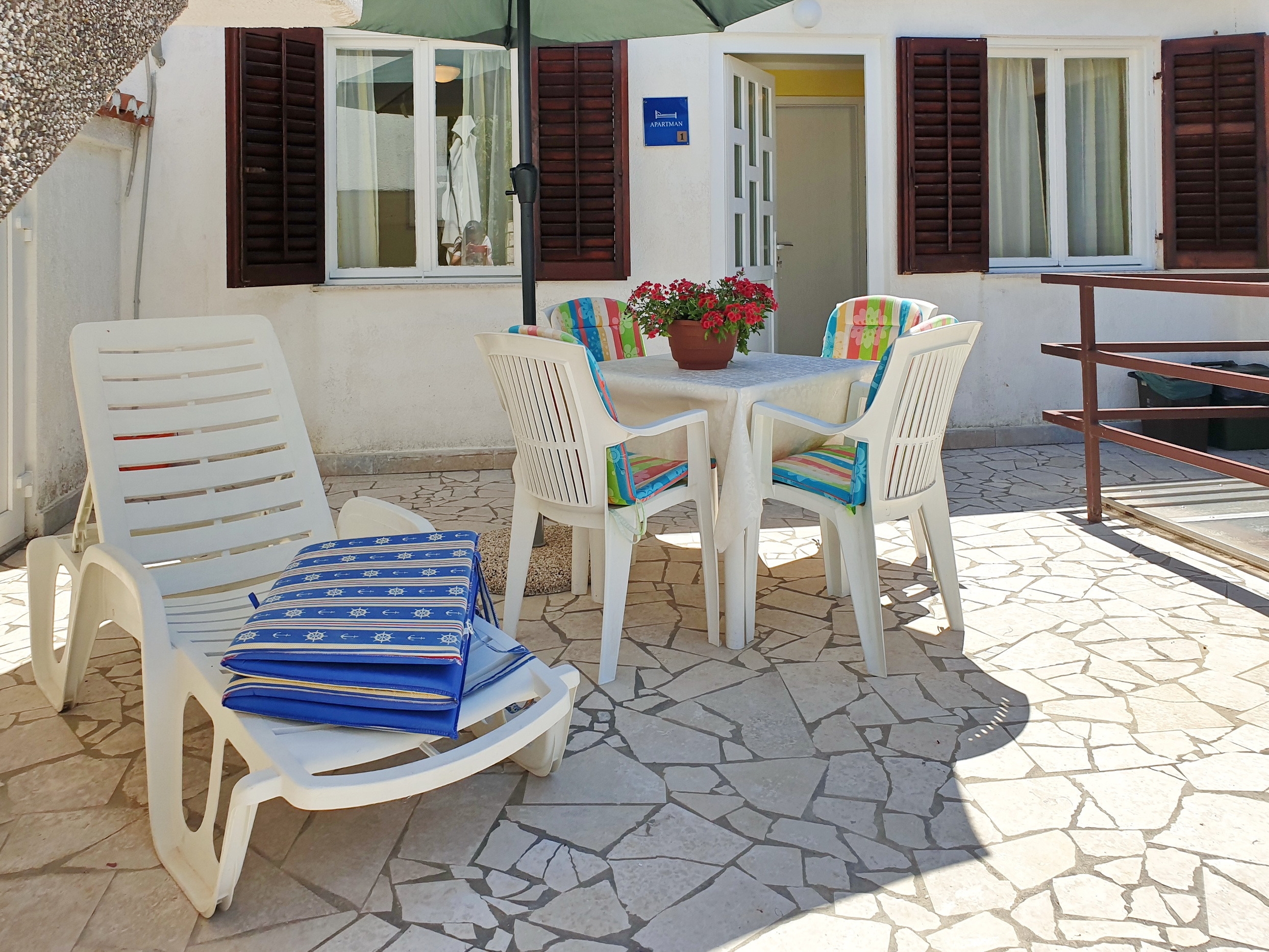 One bedroom apartment near beach Šilo, Krk  A-a