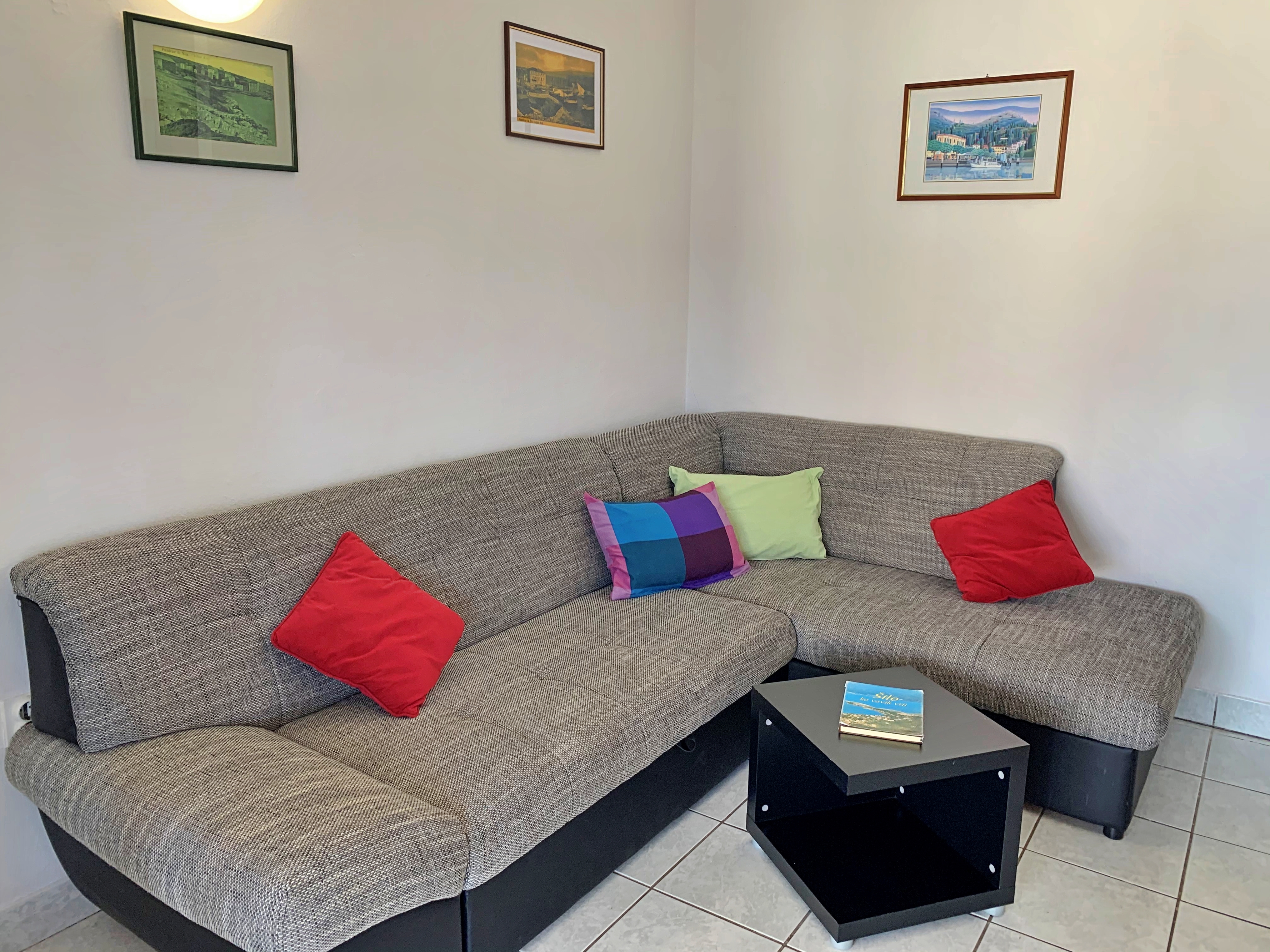 One bedroom apartment with terrace and sea view Šilo, Krk (A-18756-b) One bedroom apartment with terrace and sea view Šilo, Krk (A-18756-b)