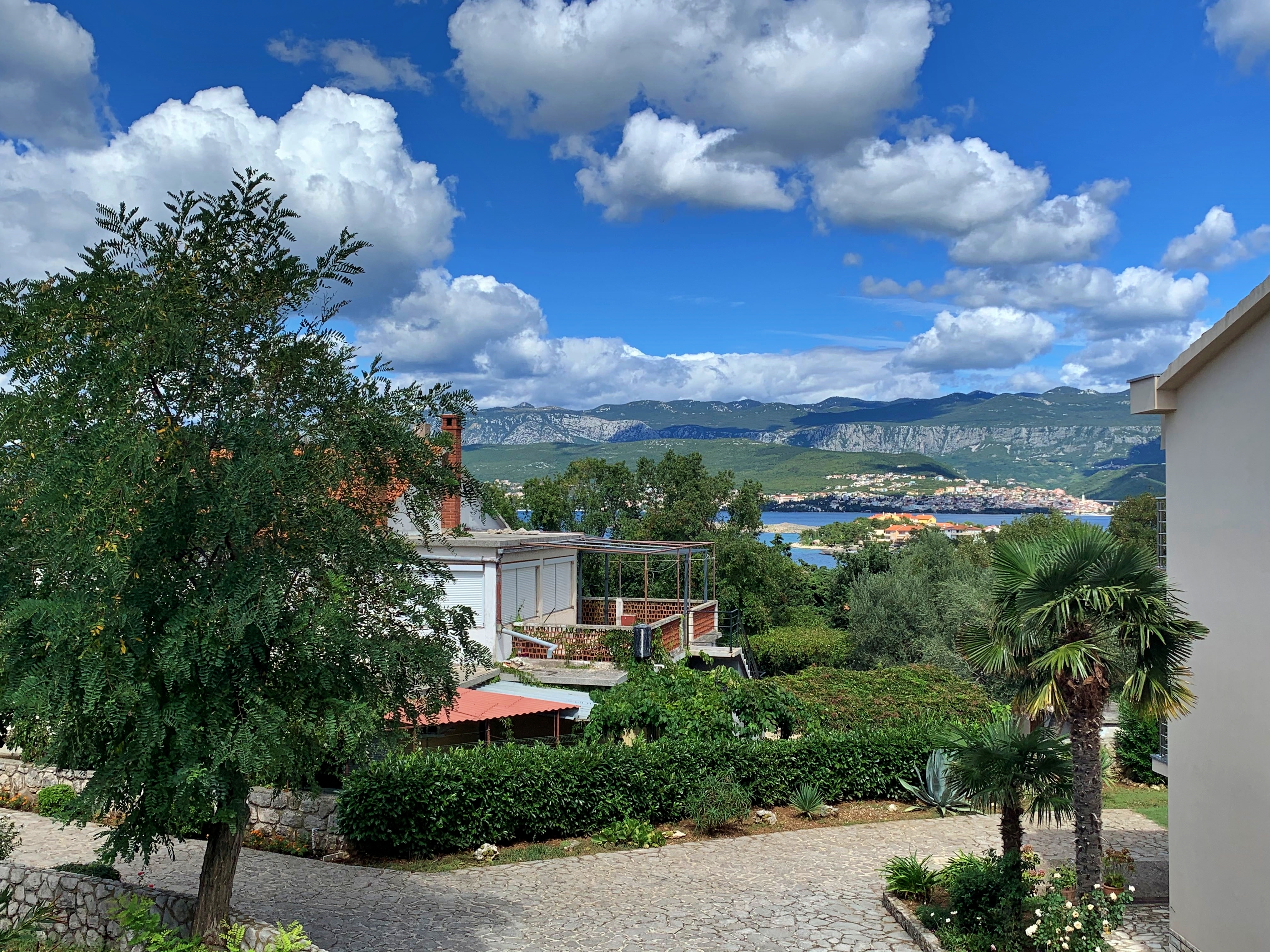One bedroom apartment with terrace and sea view Šilo, Krk  A-b