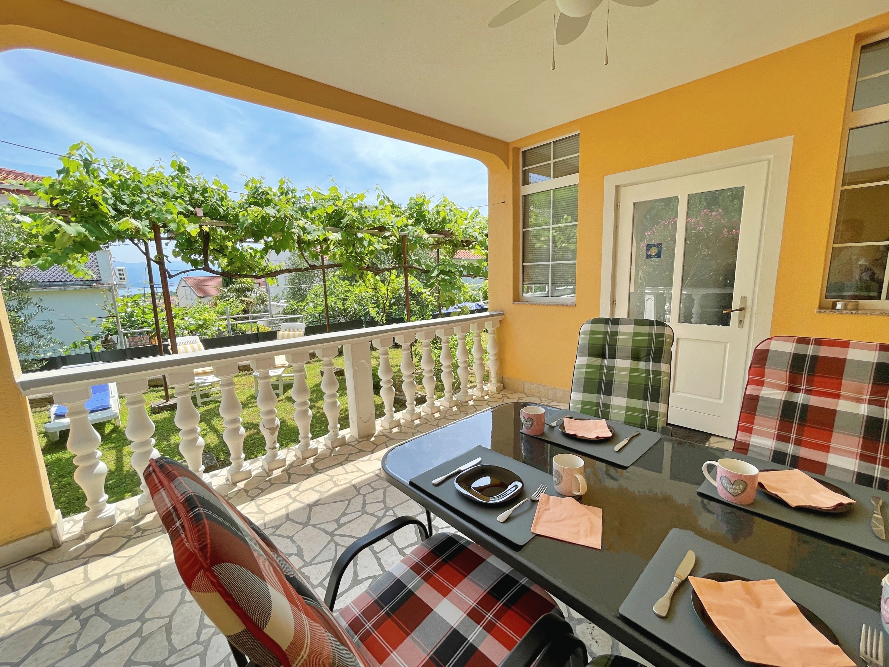 Two bedroom apartment with terrace Šilo, Krk  A-a