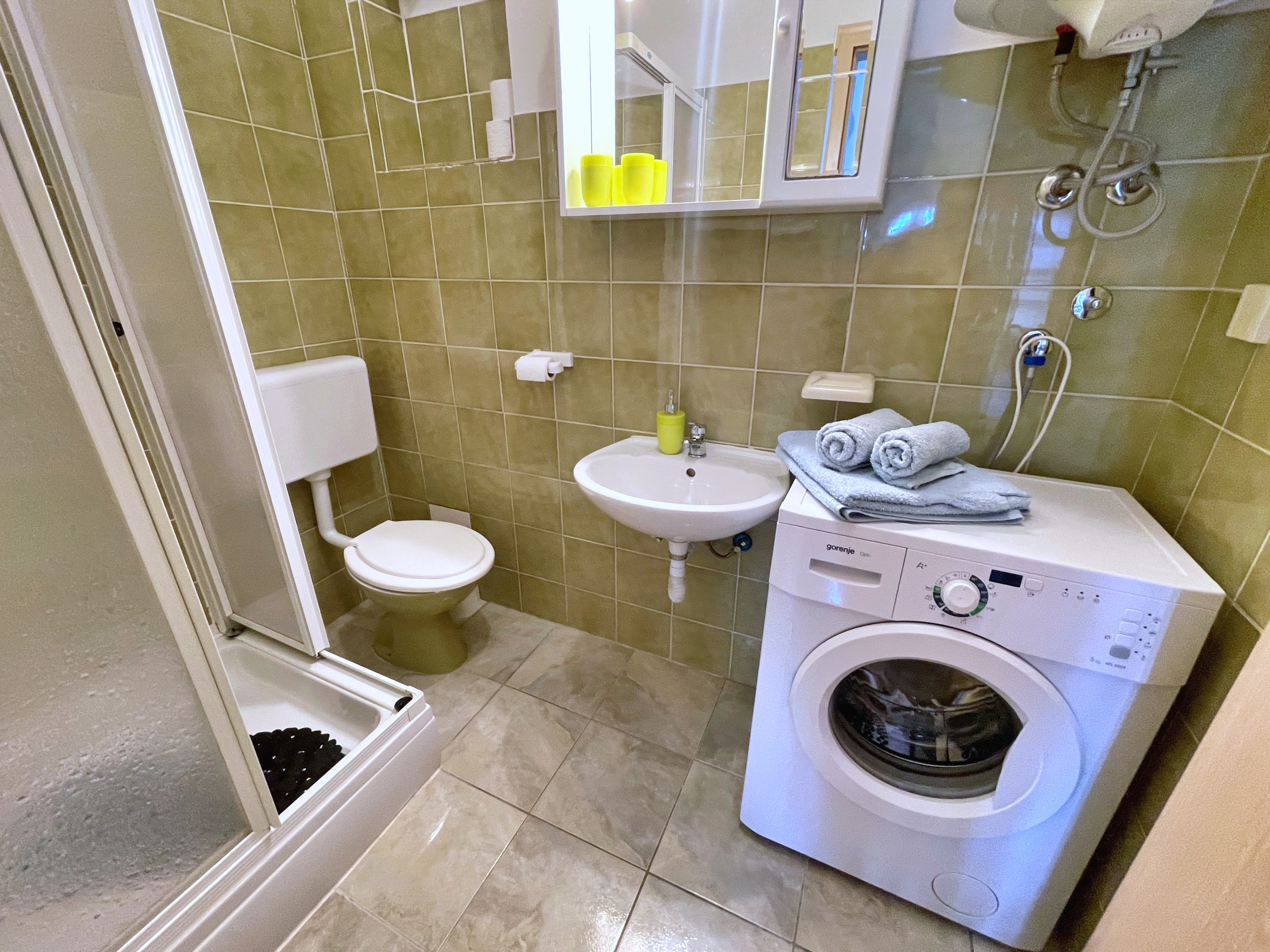 Three bedroom apartment with terrace and sea view Šilo, Krk  A-b