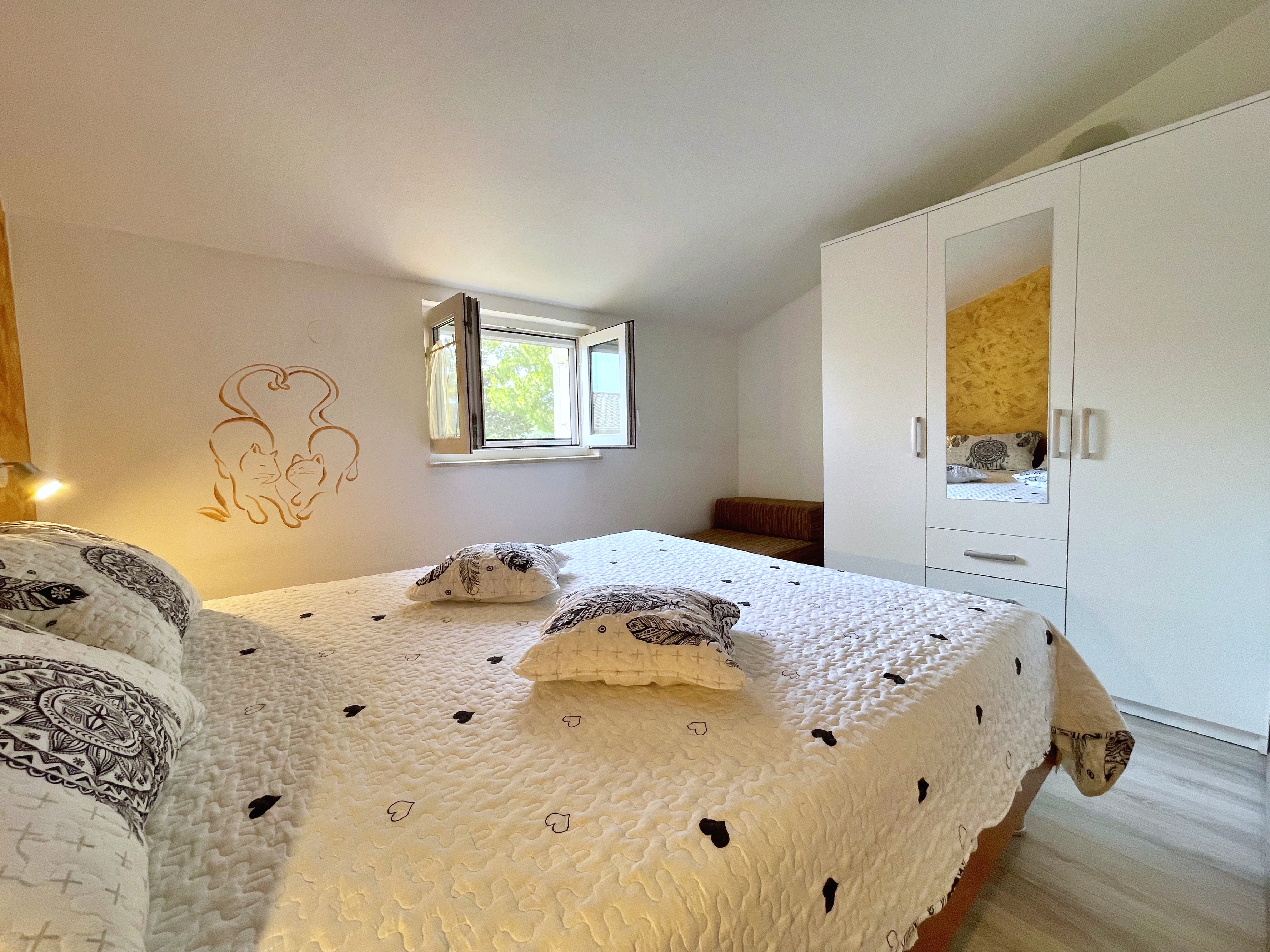 Three bedroom apartment with terrace and sea view Šilo, Krk  A-b