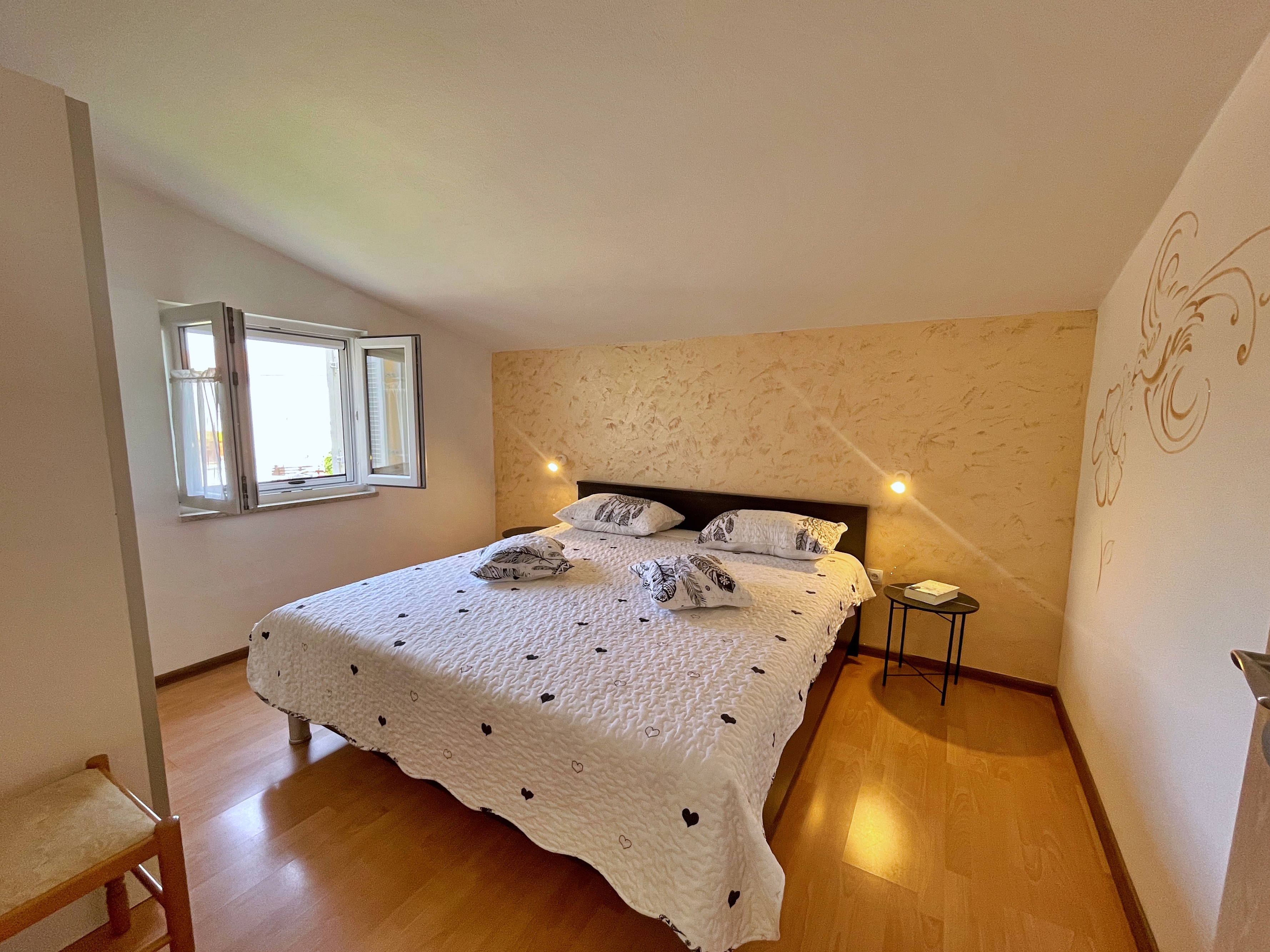 Three bedroom apartment with terrace and sea view Šilo, Krk  A-b