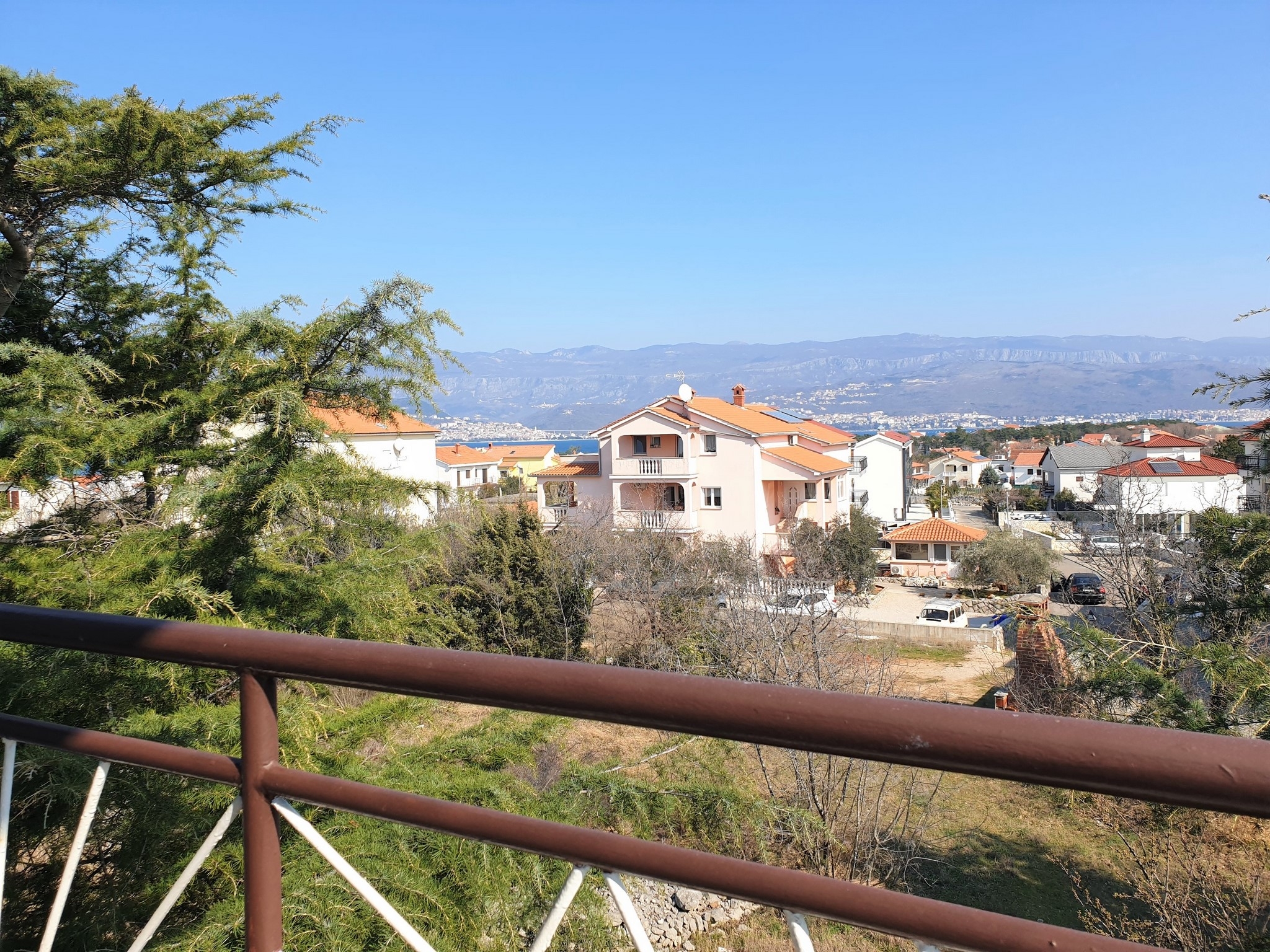 Three bedroom apartment with terrace and sea view Šilo, Krk  A-a