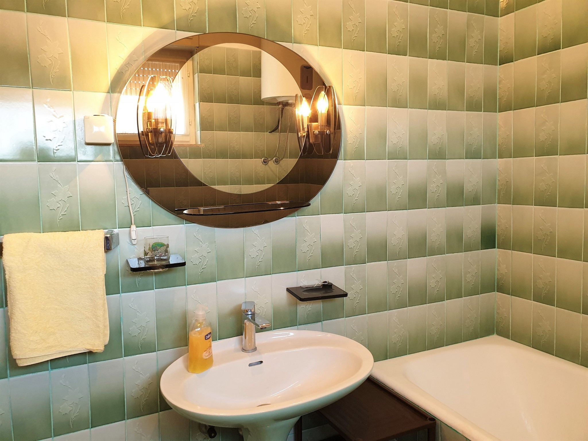 Three bedroom apartment with terrace and sea view Šilo, Krk  A-a