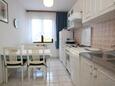 Šilo, Cocina in the apartment, air condition available, (pet friendly) y WiFi.