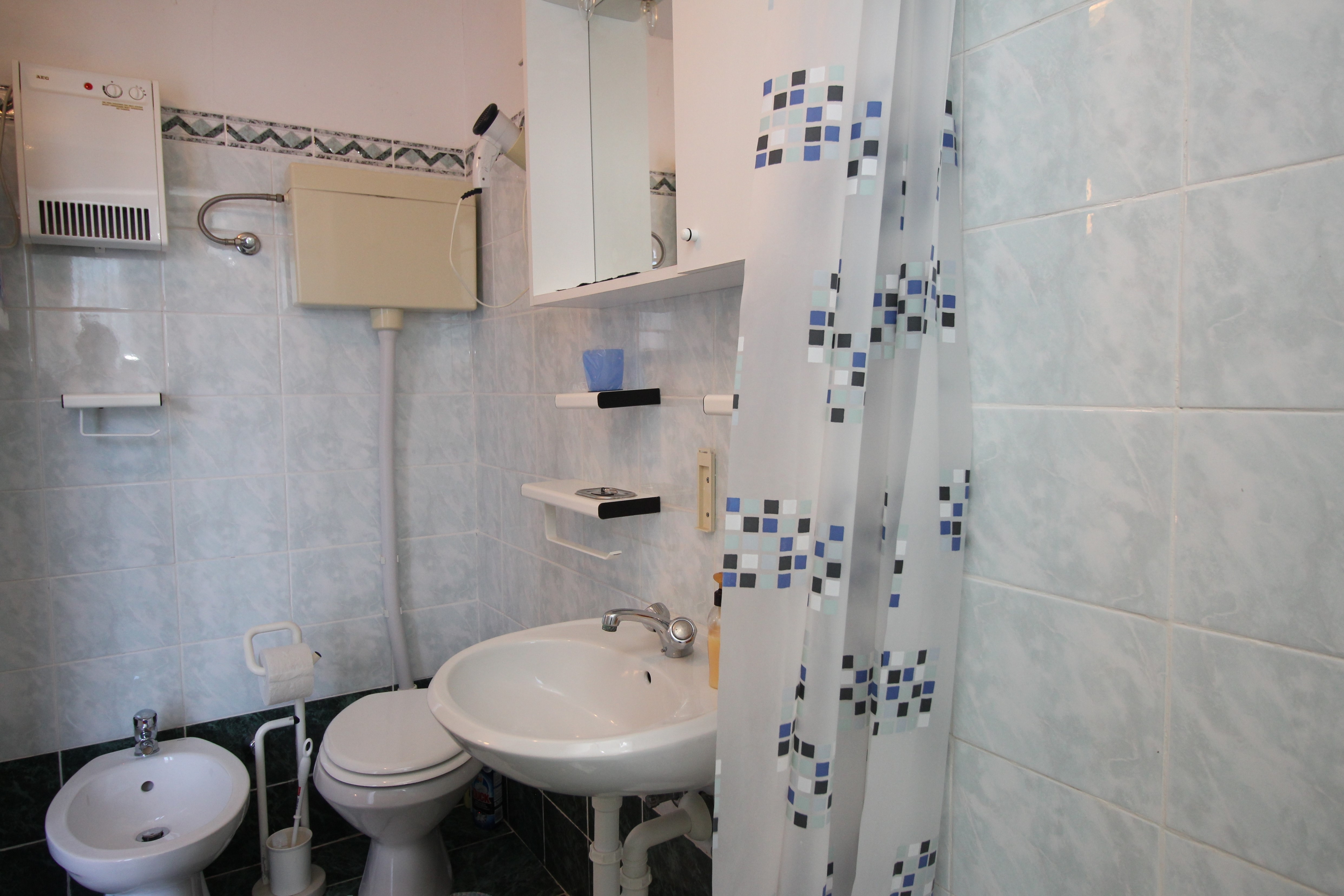Two bedroom apartment with terrace Šilo, Krk  A-c